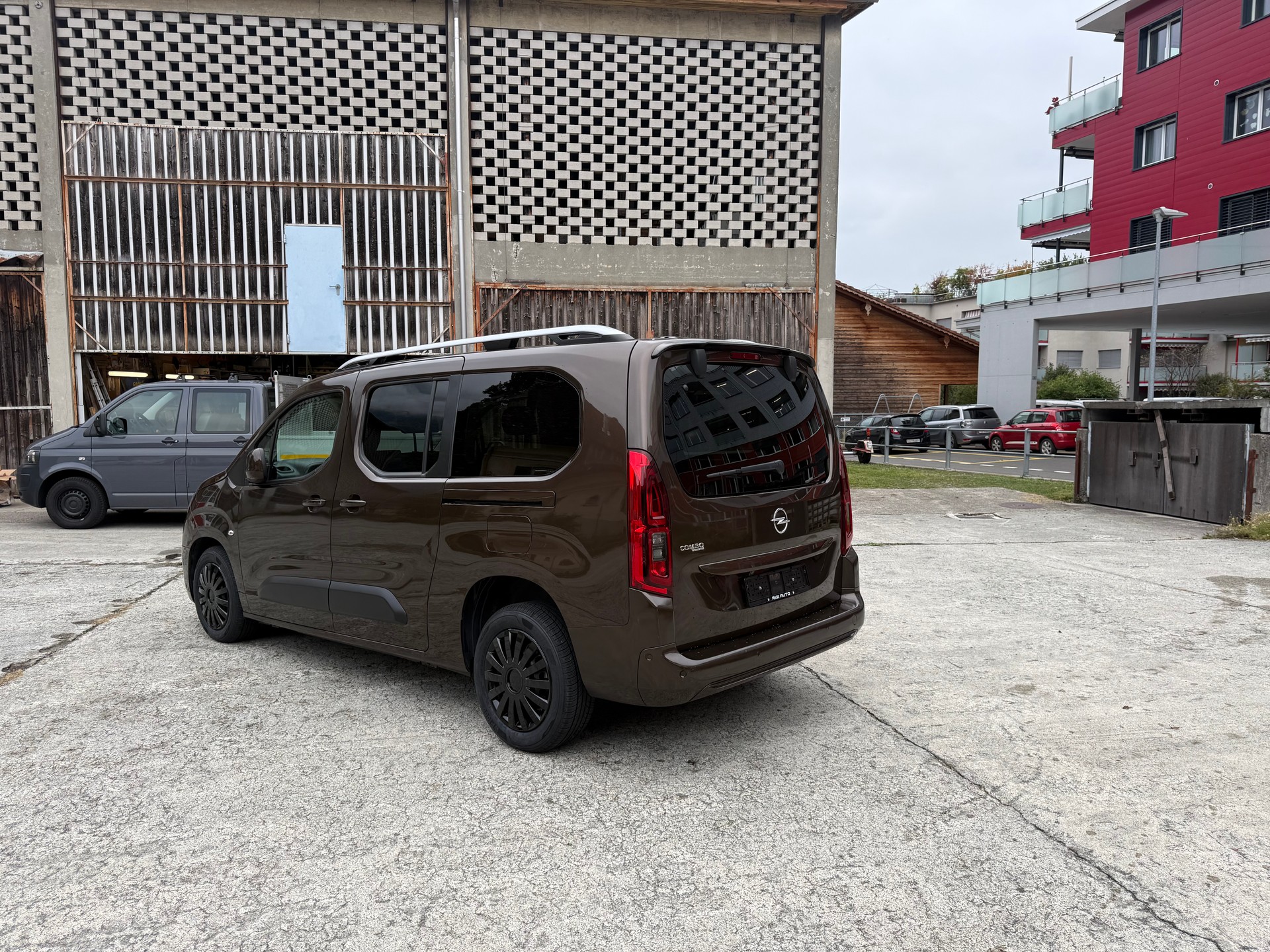 OPEL Combo Life XL 1.2 Edition-showroom-element-3