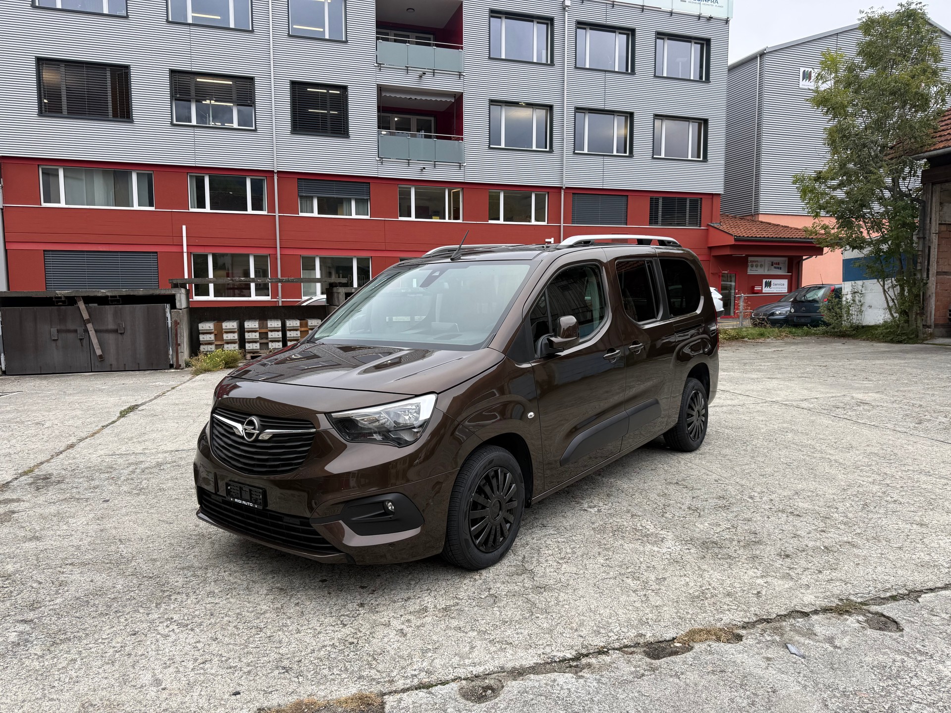 OPEL Combo Life XL 1.2 Edition-showroom-element-1