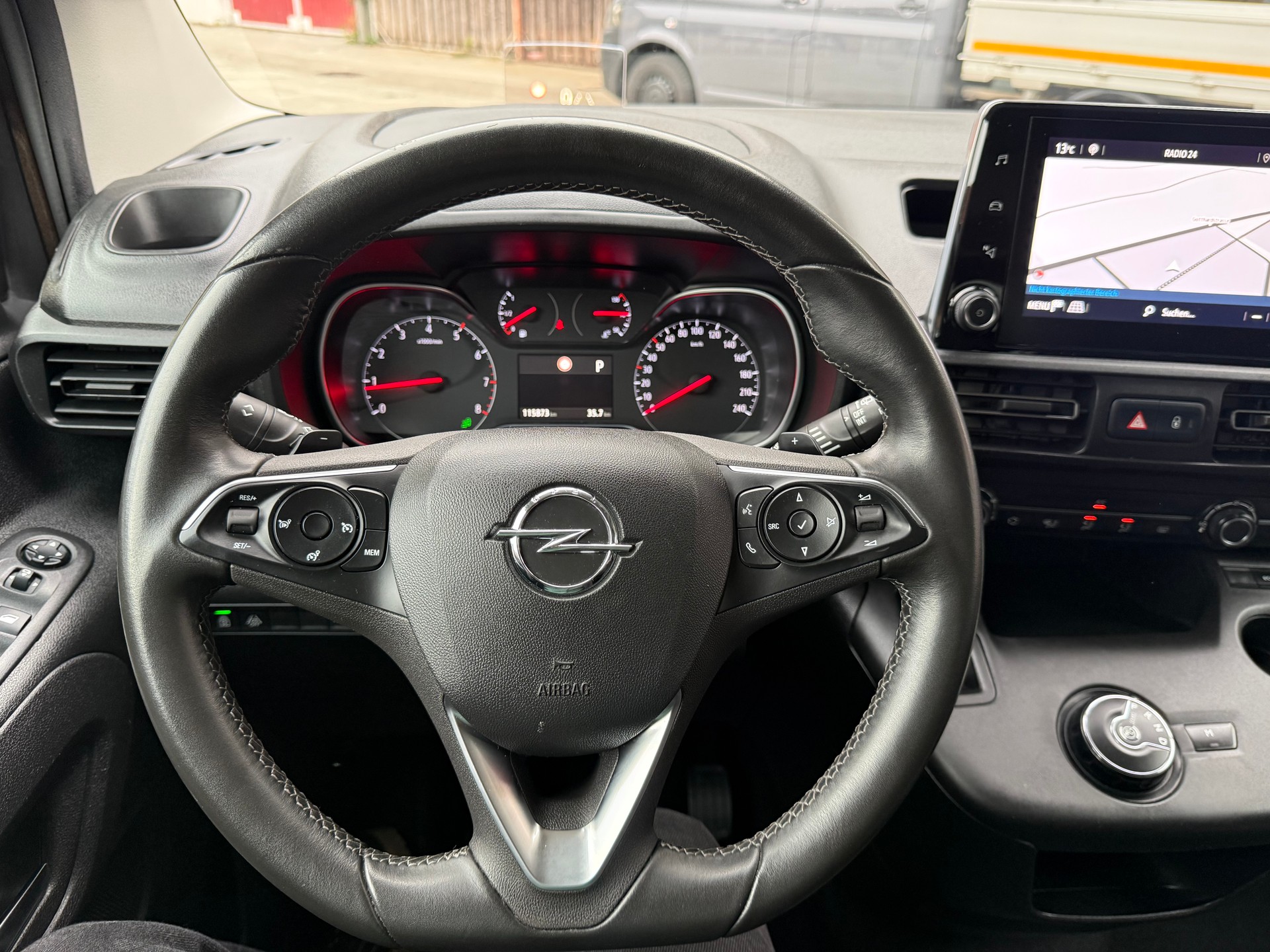OPEL Combo Life XL 1.2 Edition-image-14
