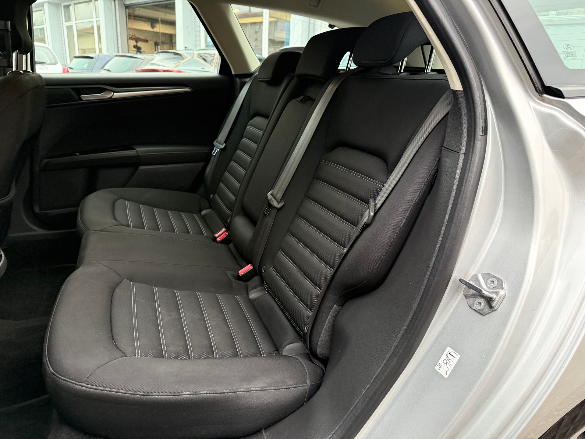 FORD Mondeo 2.0 TDCi Trend PowerShift-image-10