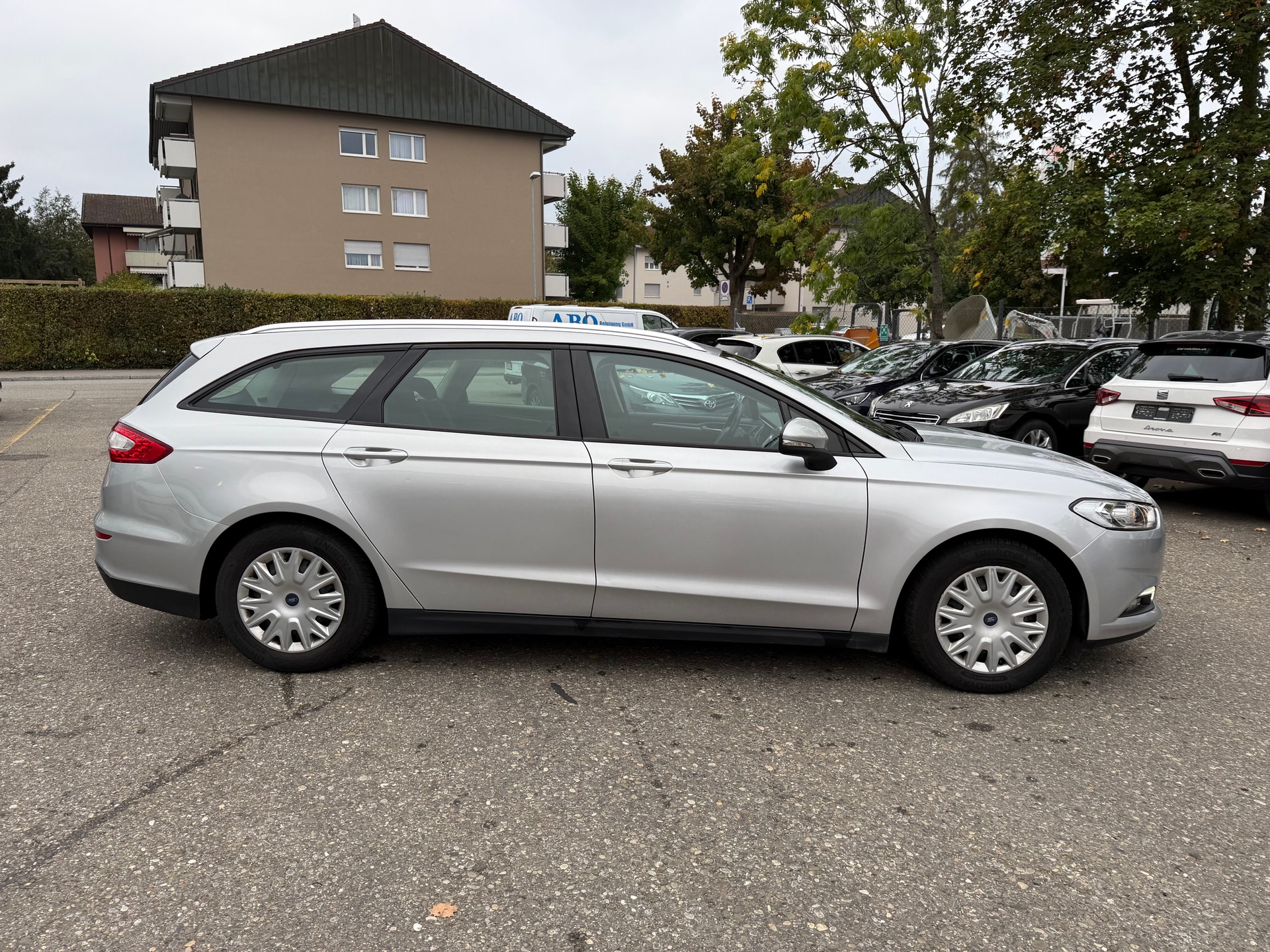 FORD Mondeo 2.0 TDCi Trend PowerShift-image-3