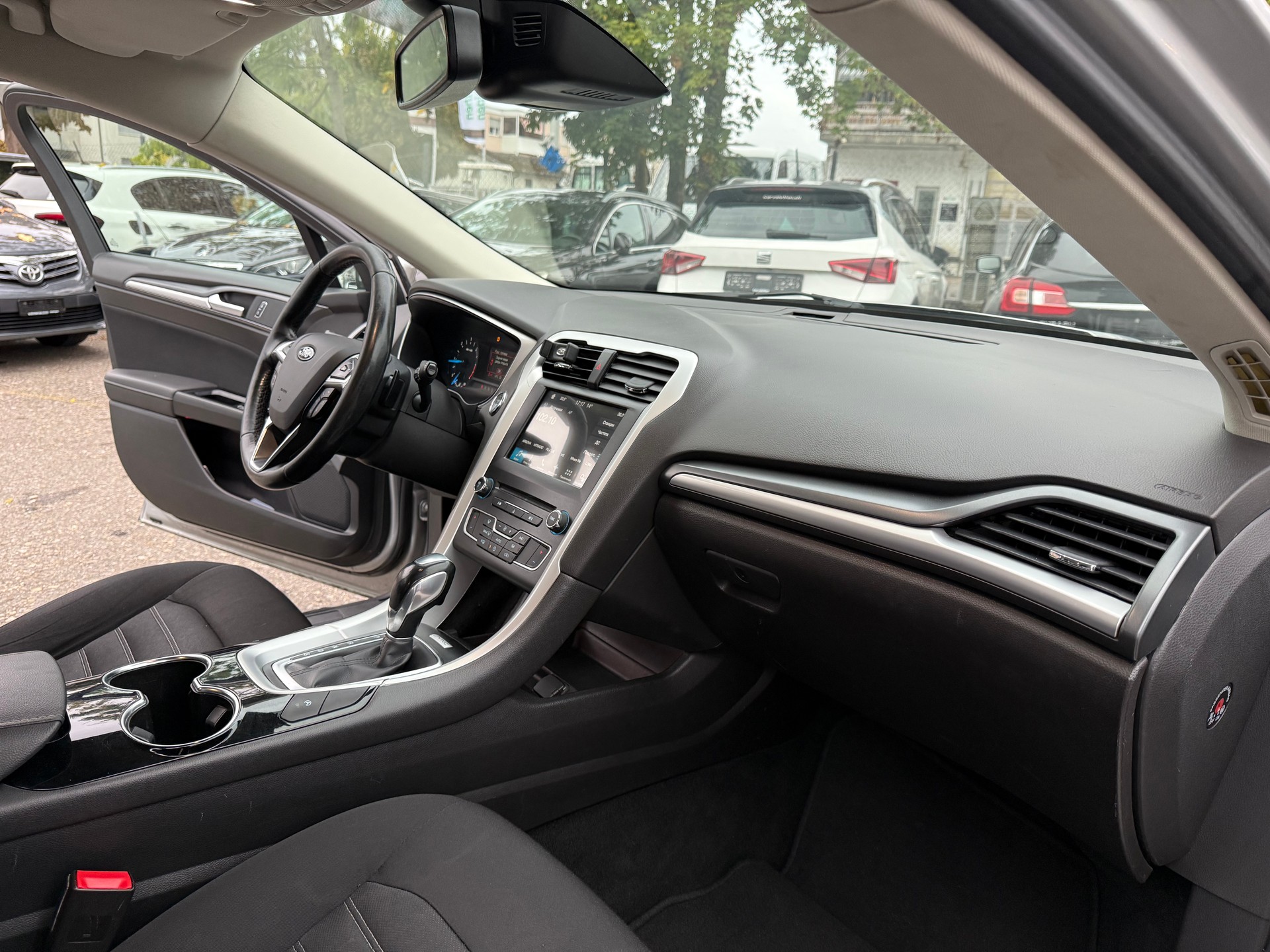 FORD Mondeo 2.0 TDCi Trend PowerShift-image-12