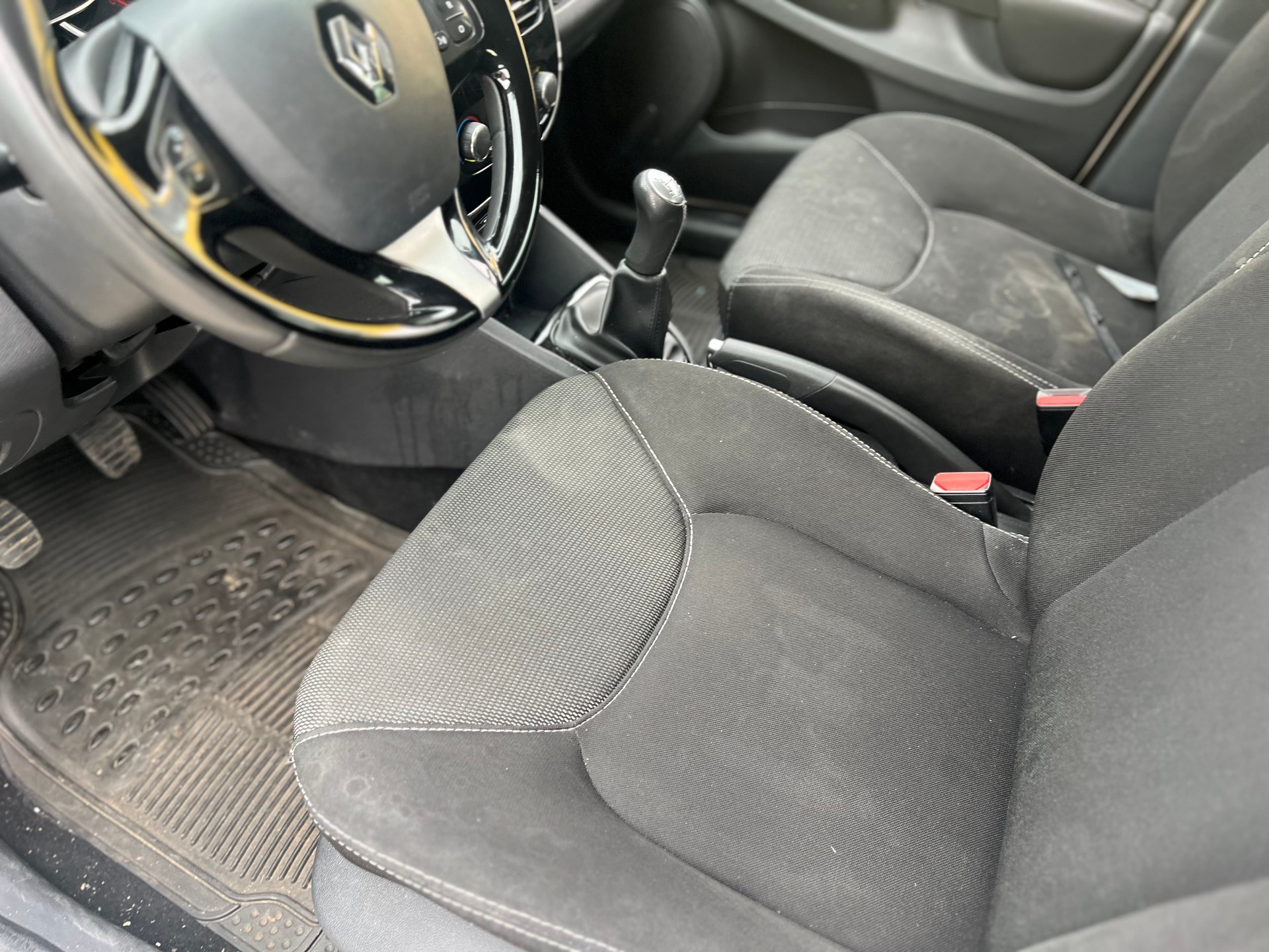 RENAULT CLIO-image-7