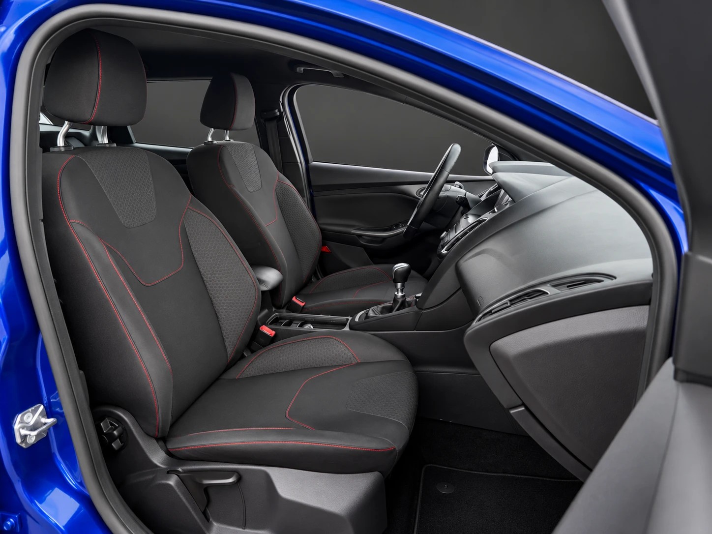 FORD Focus 1.0 SCTi ST Line-image-8