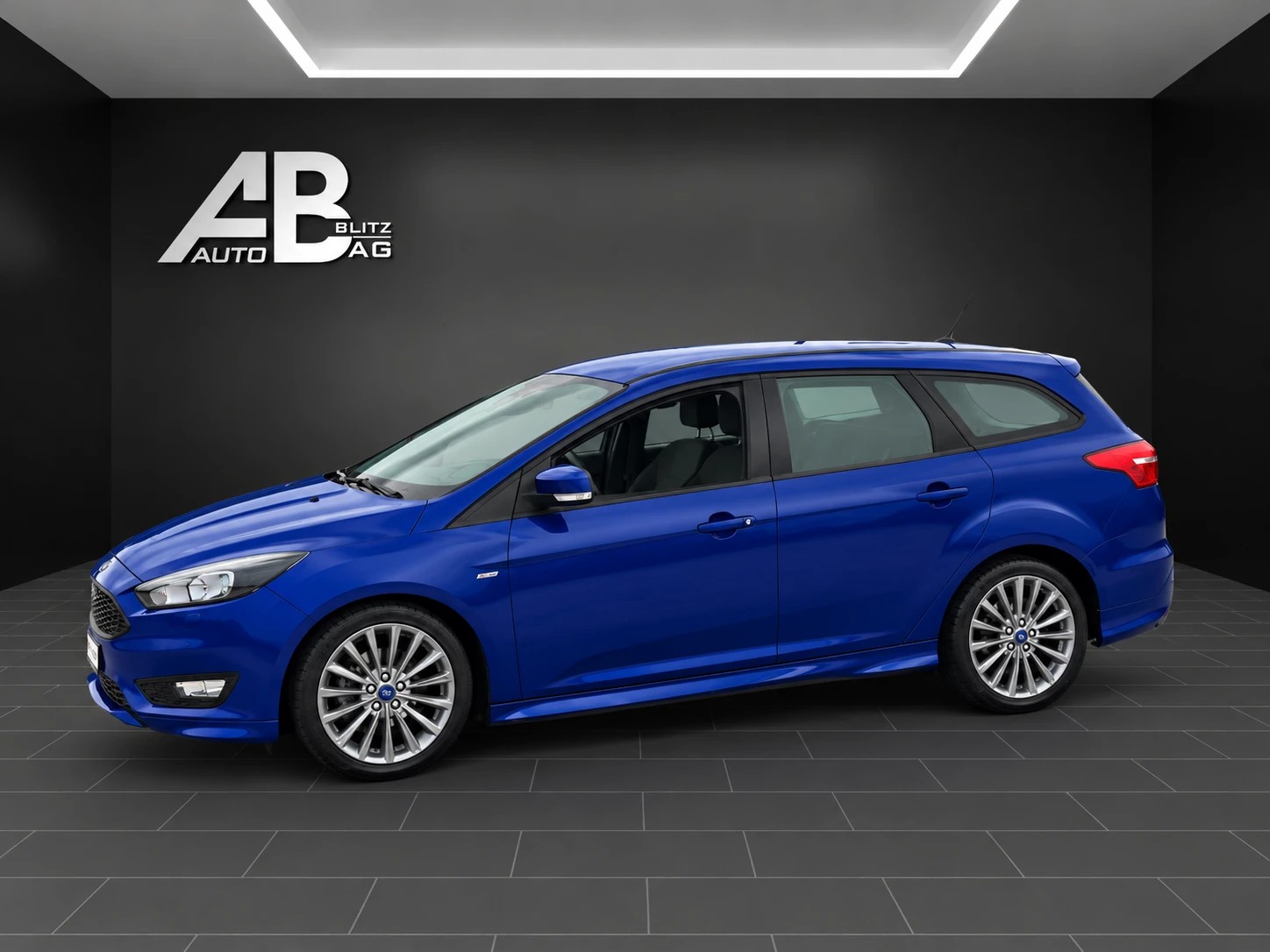 FORD Focus 1.0 SCTi ST Line-image-1