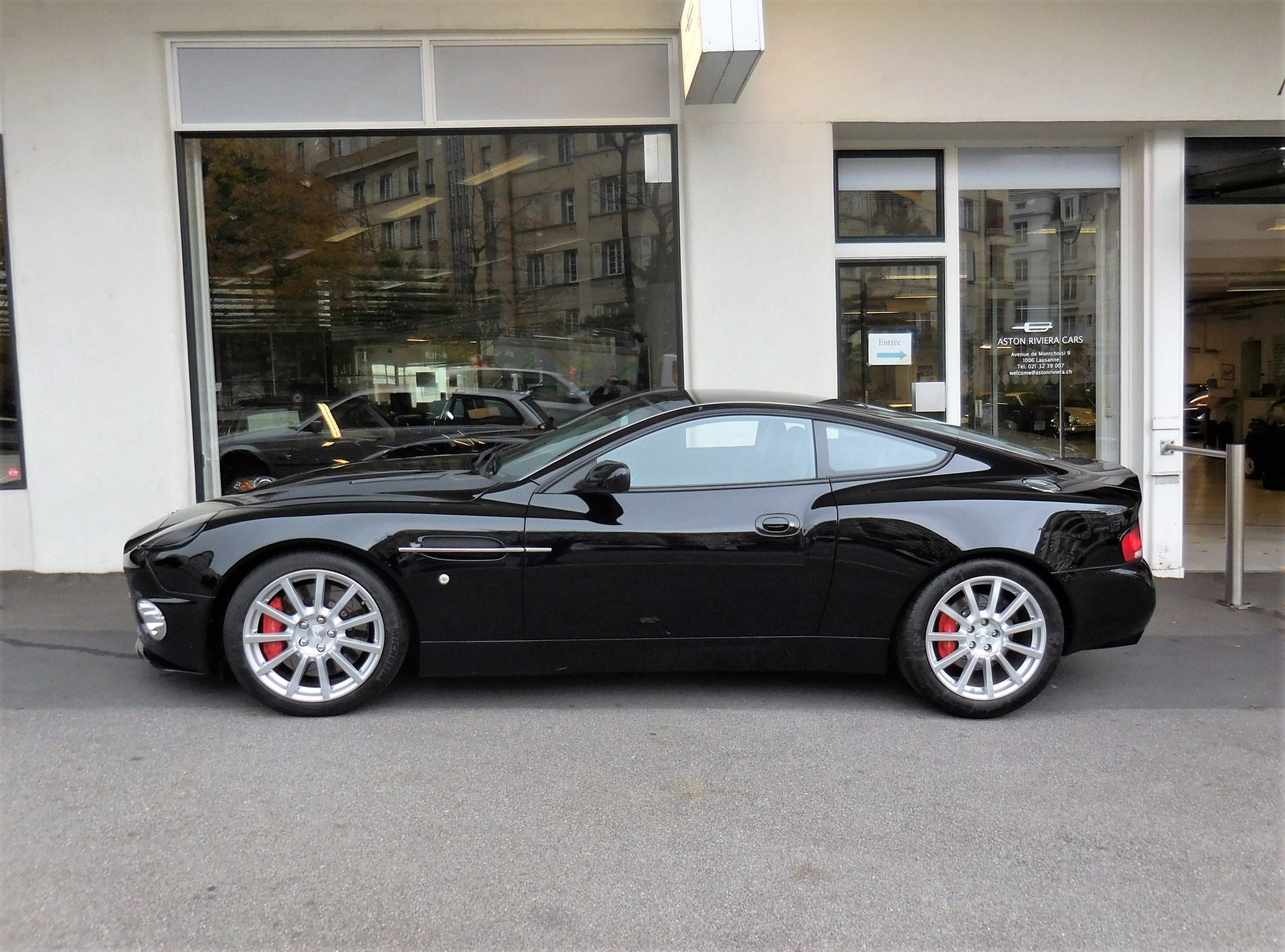ASTON MARTIN Vanquish V12 S 5.9-48-image-2