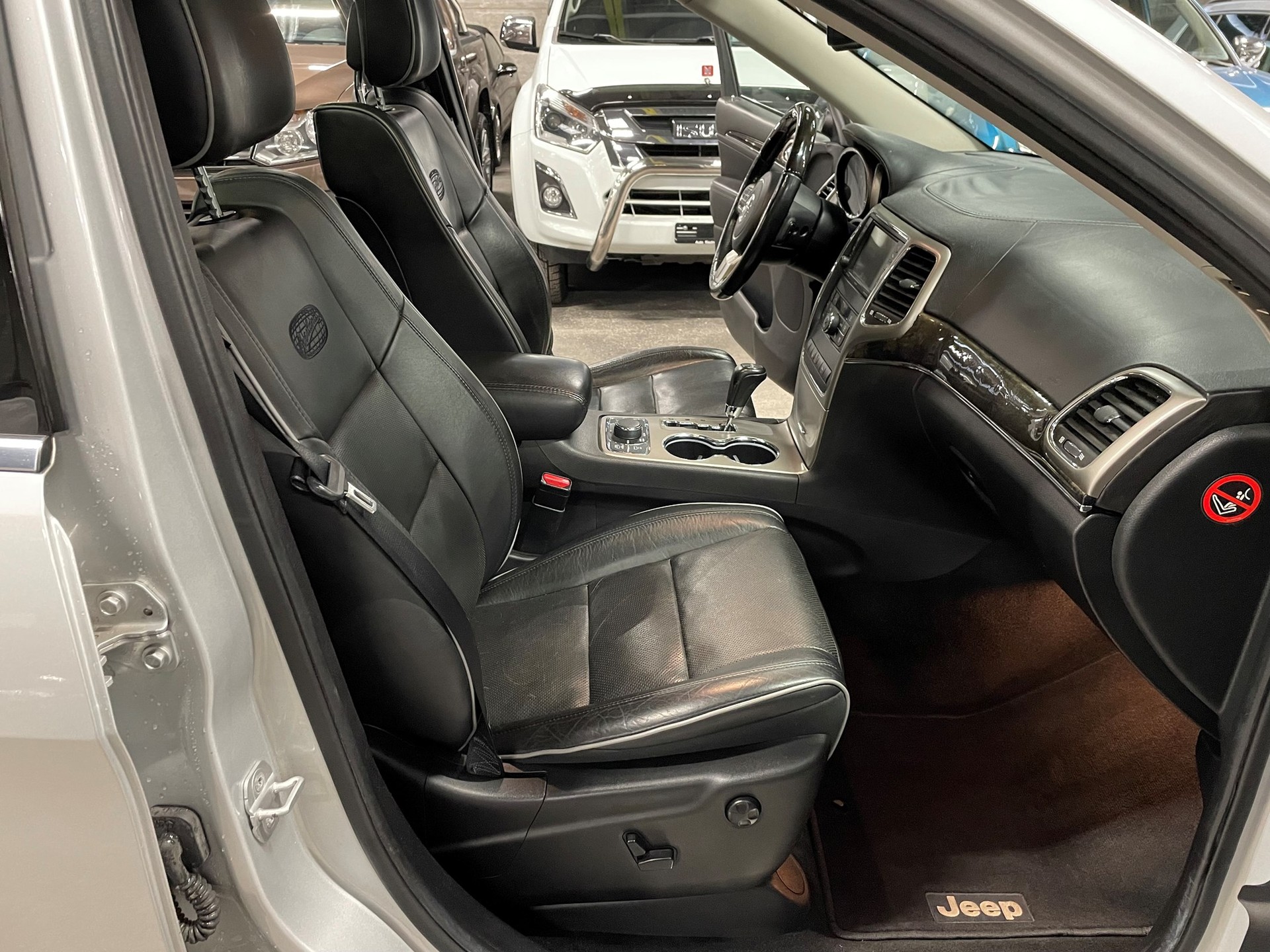 JEEP Grand Cherokee 3.0 CRD Overland Automatic-image-11