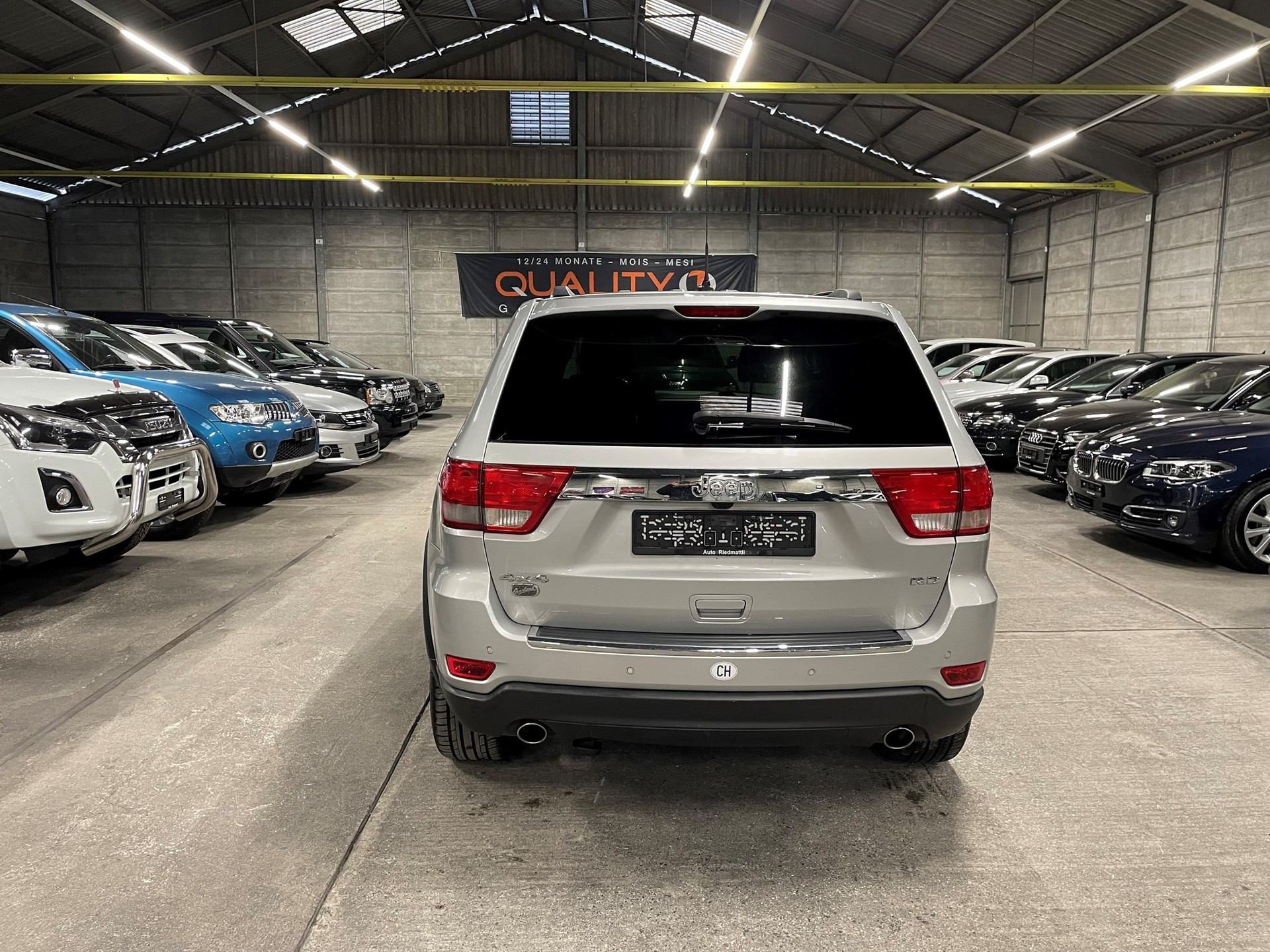 JEEP Grand Cherokee 3.0 CRD Overland Automatic-image-4