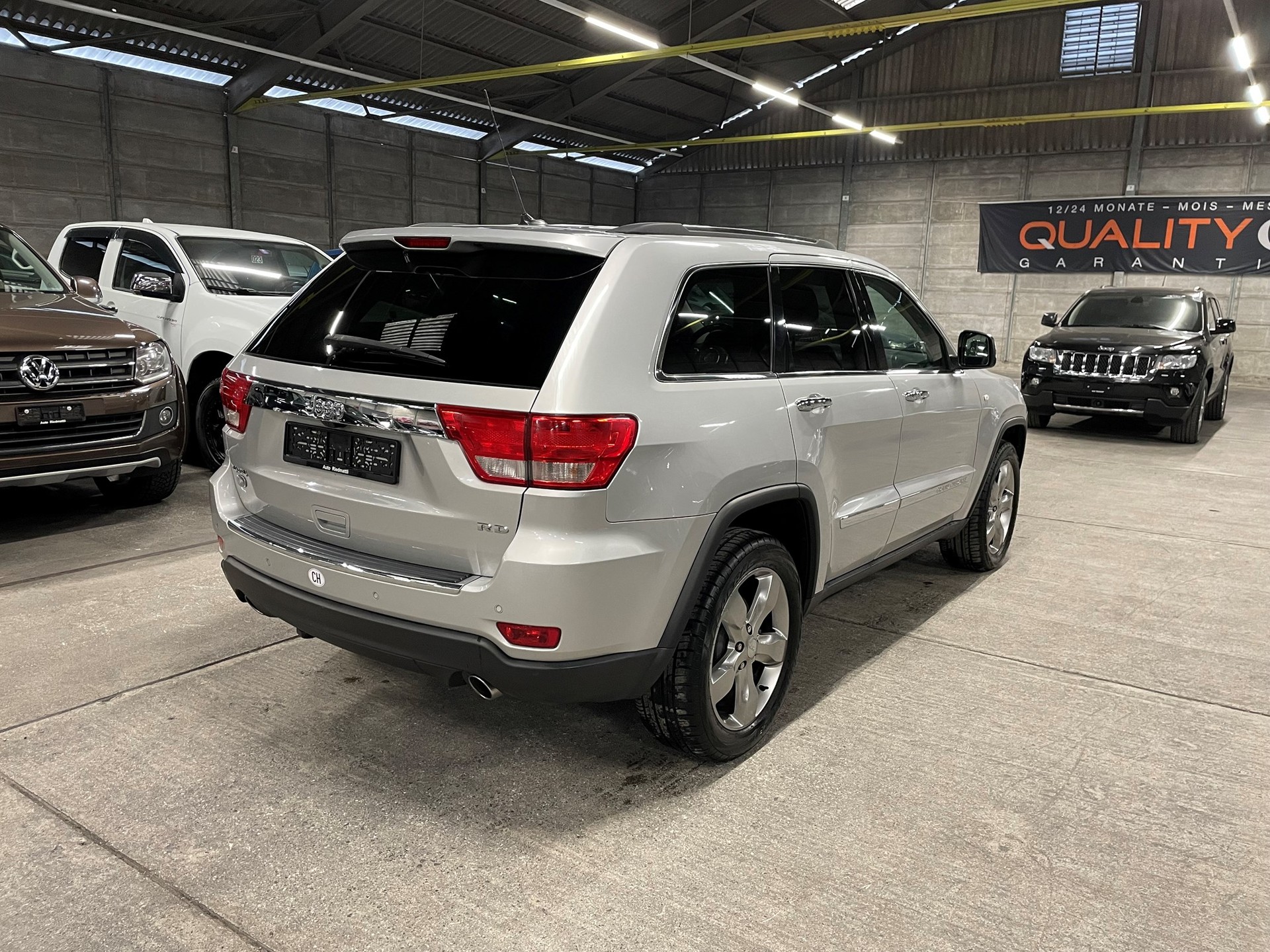 JEEP Grand Cherokee 3.0 CRD Overland Automatic-image-3