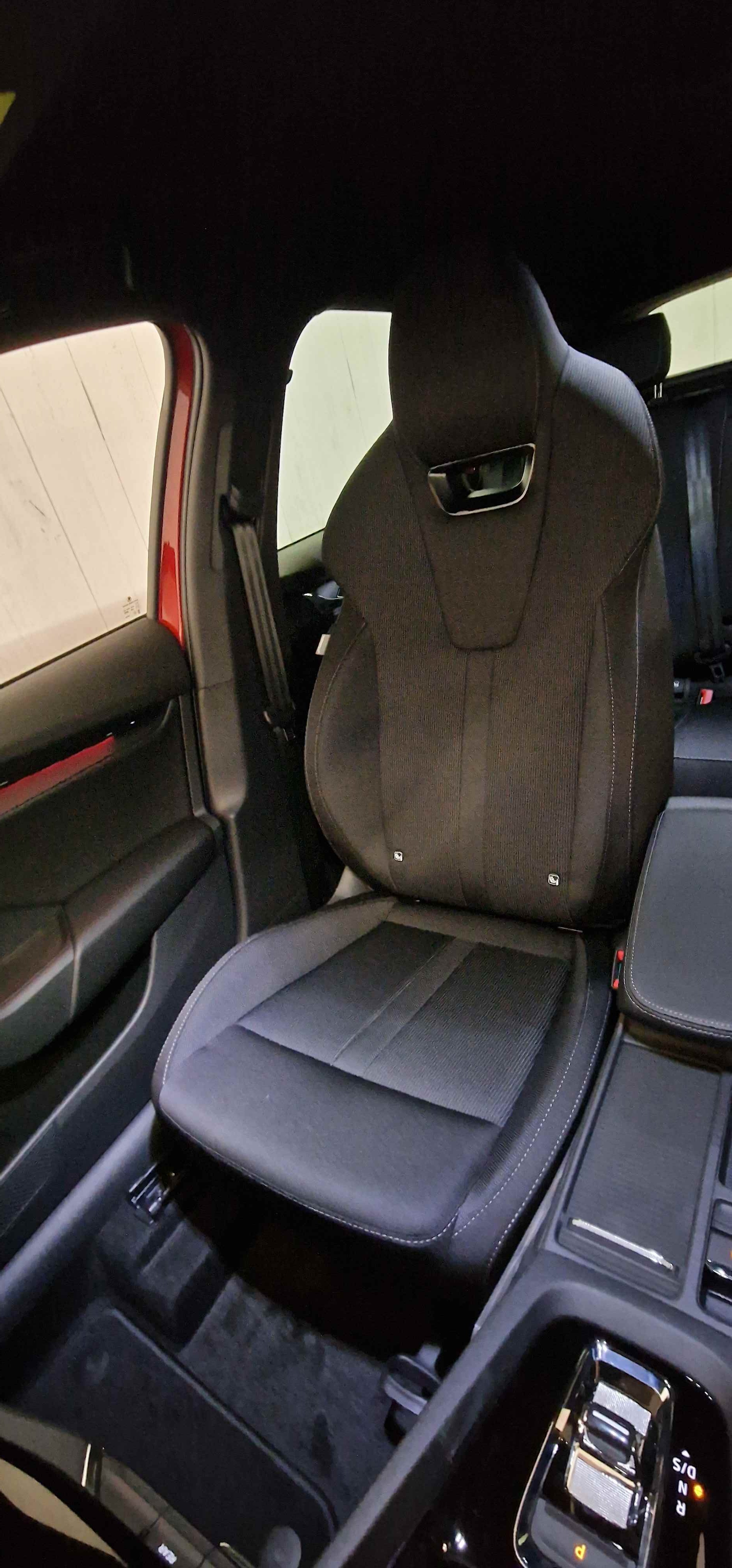 SKODA Octavia Combi 2.0 TSI SportLine DSG 4x4-image-12