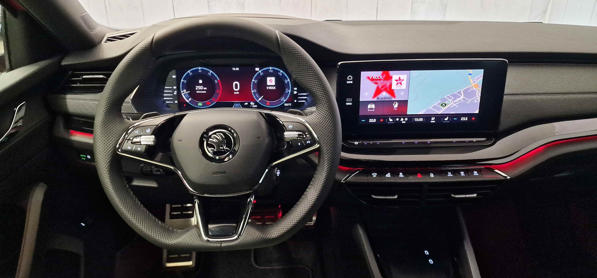 SKODA Octavia Combi 2.0 TSI SportLine DSG 4x4-image-4