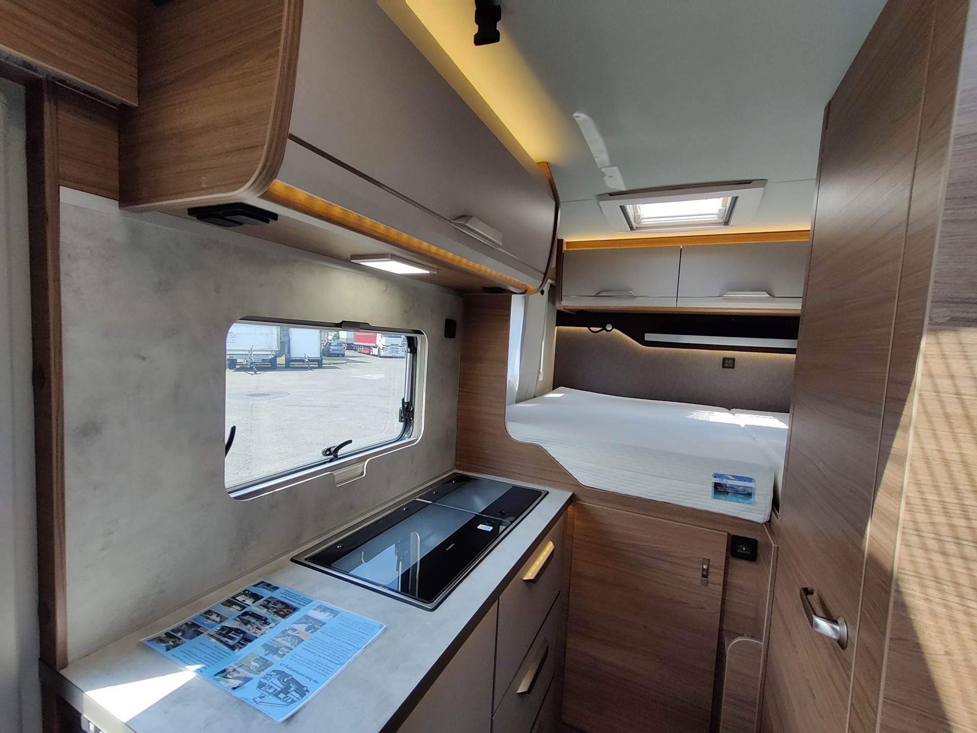 VW T6.1 Knaus Tourer Van 500 MW, MEGA Ausstattung, EUROPREISVORTEIL !!! 635kg Zuladung-image-3