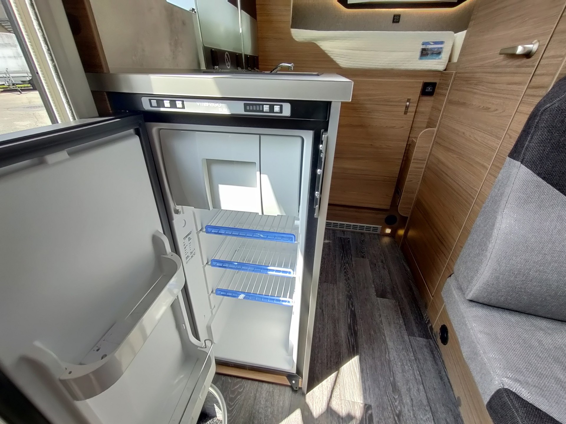 VW T6.1 Knaus Tourer Van 500 MW, MEGA Ausstattung, EUROPREISVORTEIL !!! 635kg Zuladung-image-5