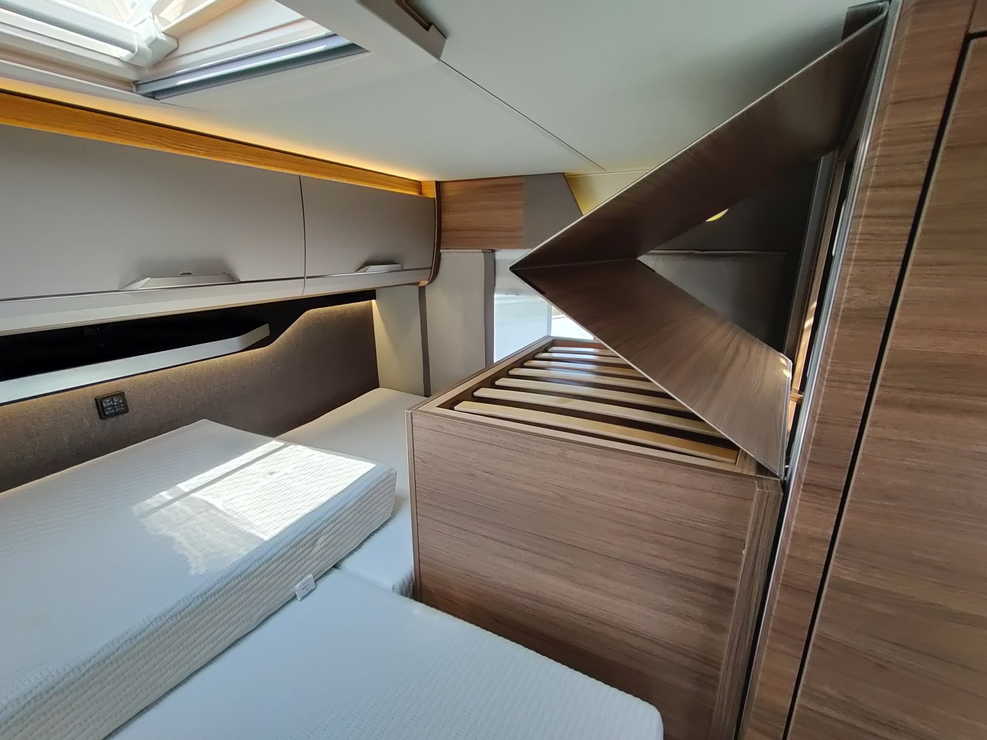 VW T6.1 Knaus Tourer Van 500 MW, MEGA Ausstattung, EUROPREISVORTEIL !!! 635kg Zuladung-image-6