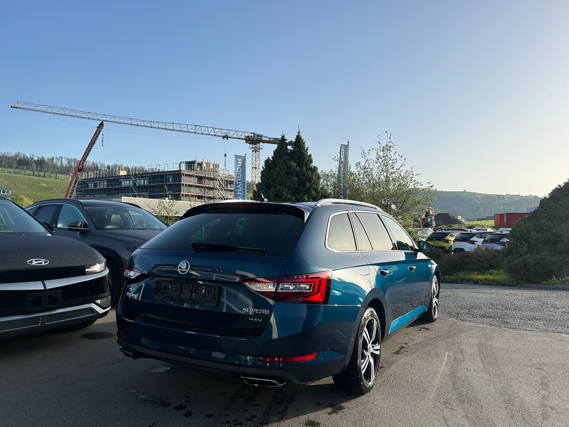 SKODA Superb Combi 2.0 TSI L&K DSG 4x4-image-3
