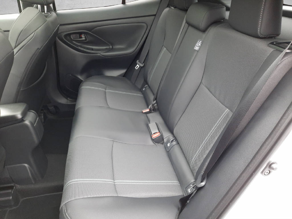 TOYOTA Yaris Cross 1.5 VVT-i HSD Premiere Edition AWD-i-image-6