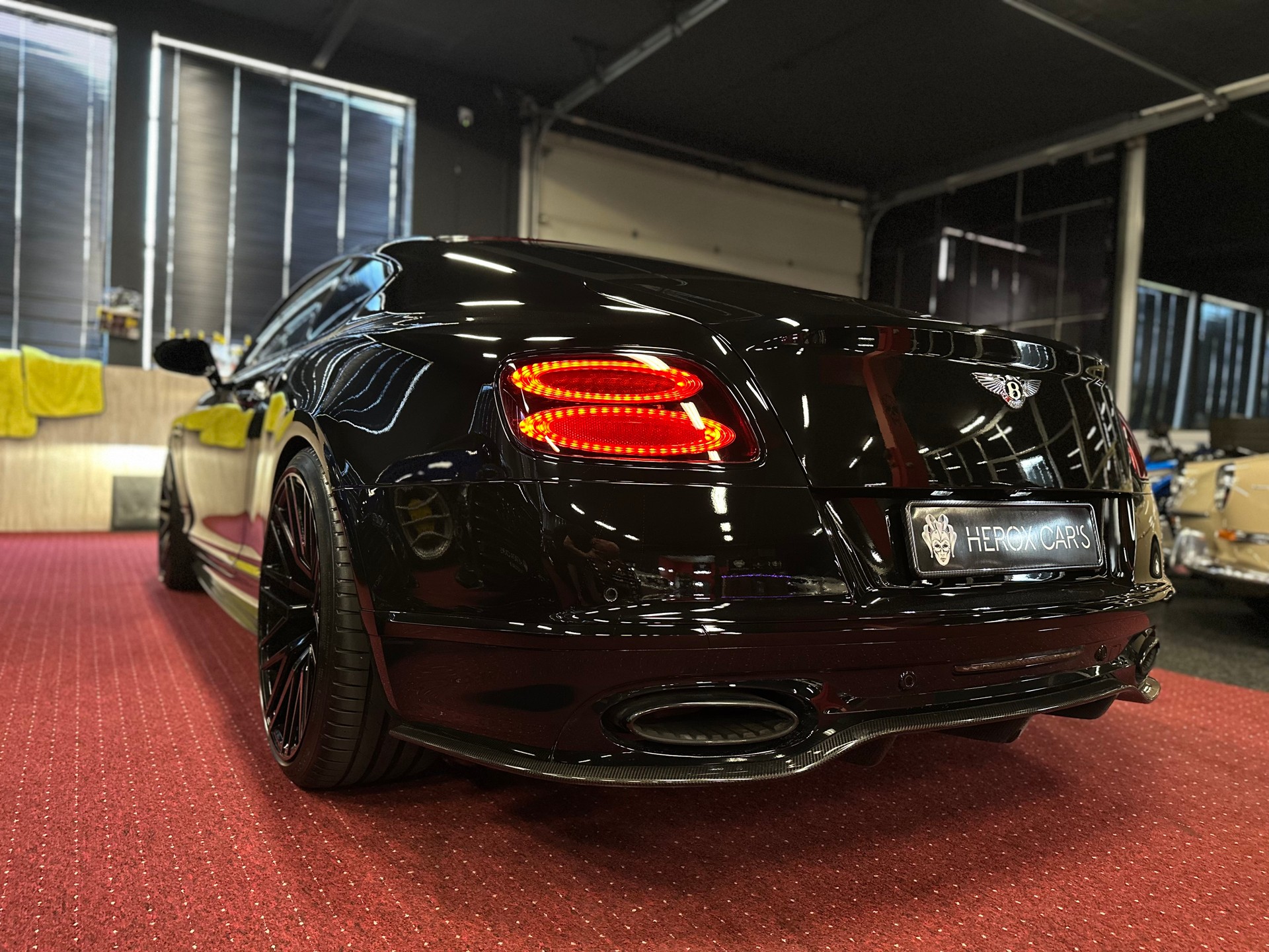 BENTLEY Continental Supersports 6.0 W12 / 1 of 710 / ** 5 Stern Garantie **-image-11