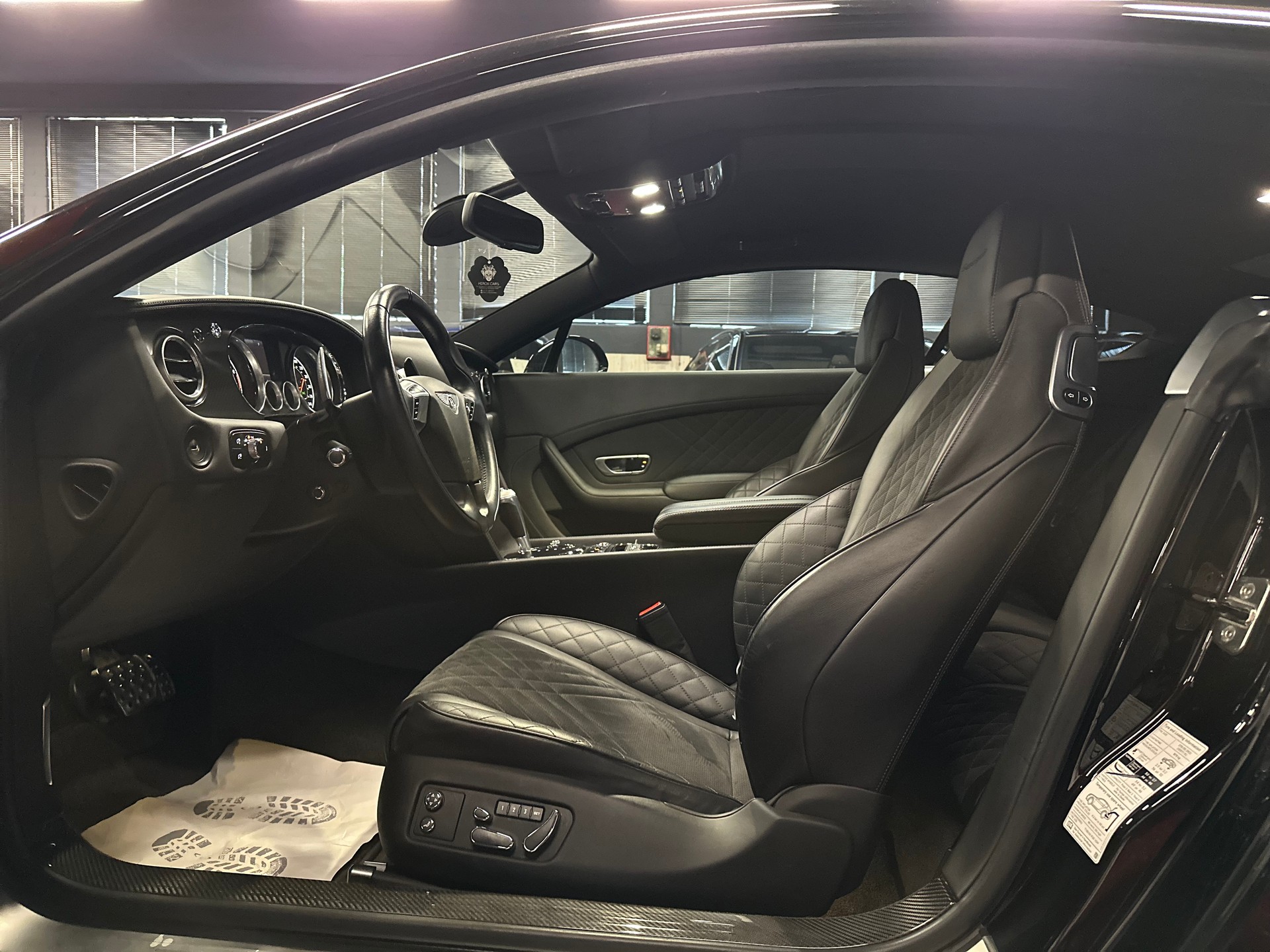 BENTLEY Continental Supersports 6.0 W12 / 1 of 710 / ** 5 Stern Garantie **-image-12