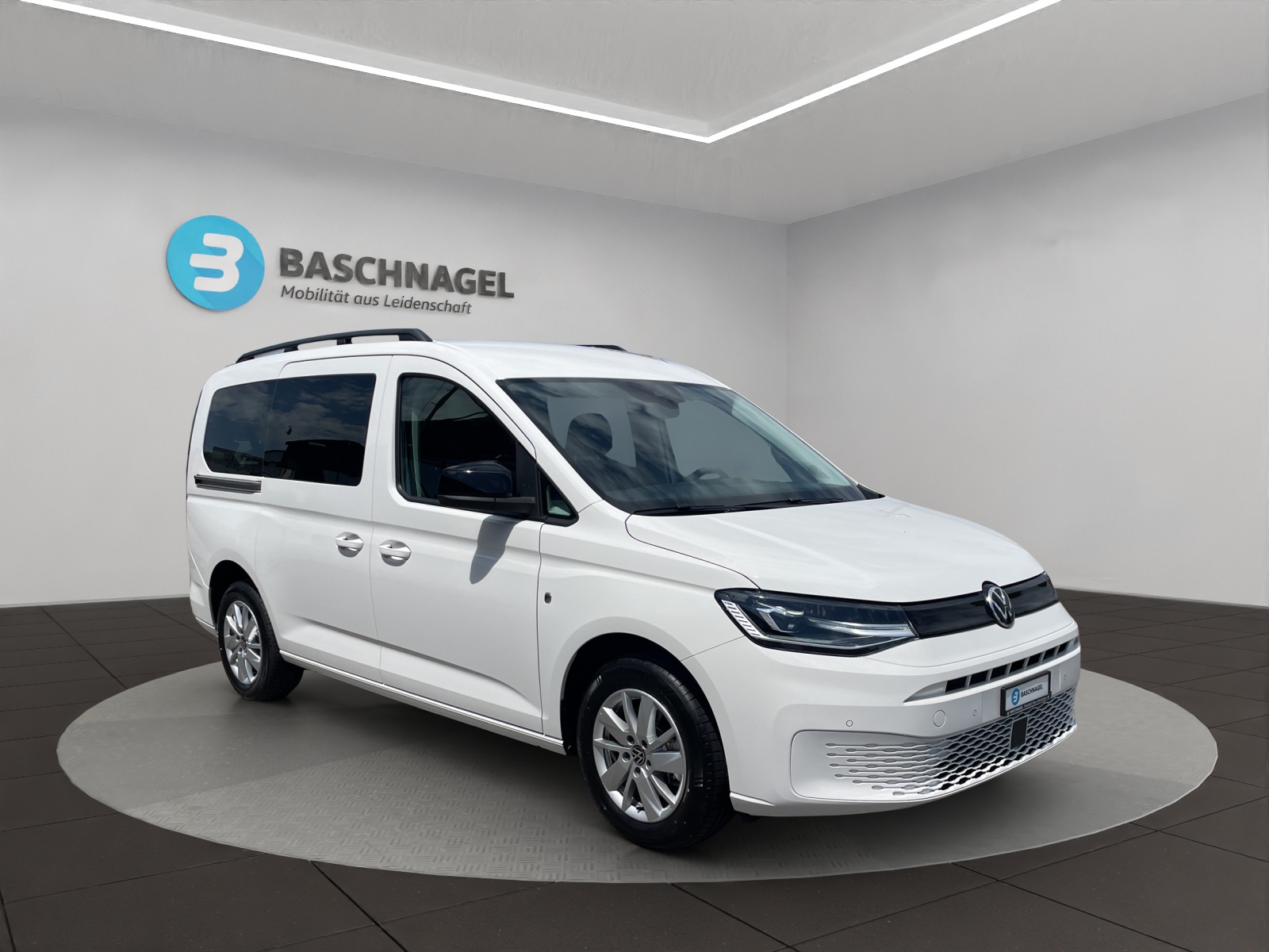 VW Caddy Maxi 2.0 TDI Liberty 4Motion-image-1