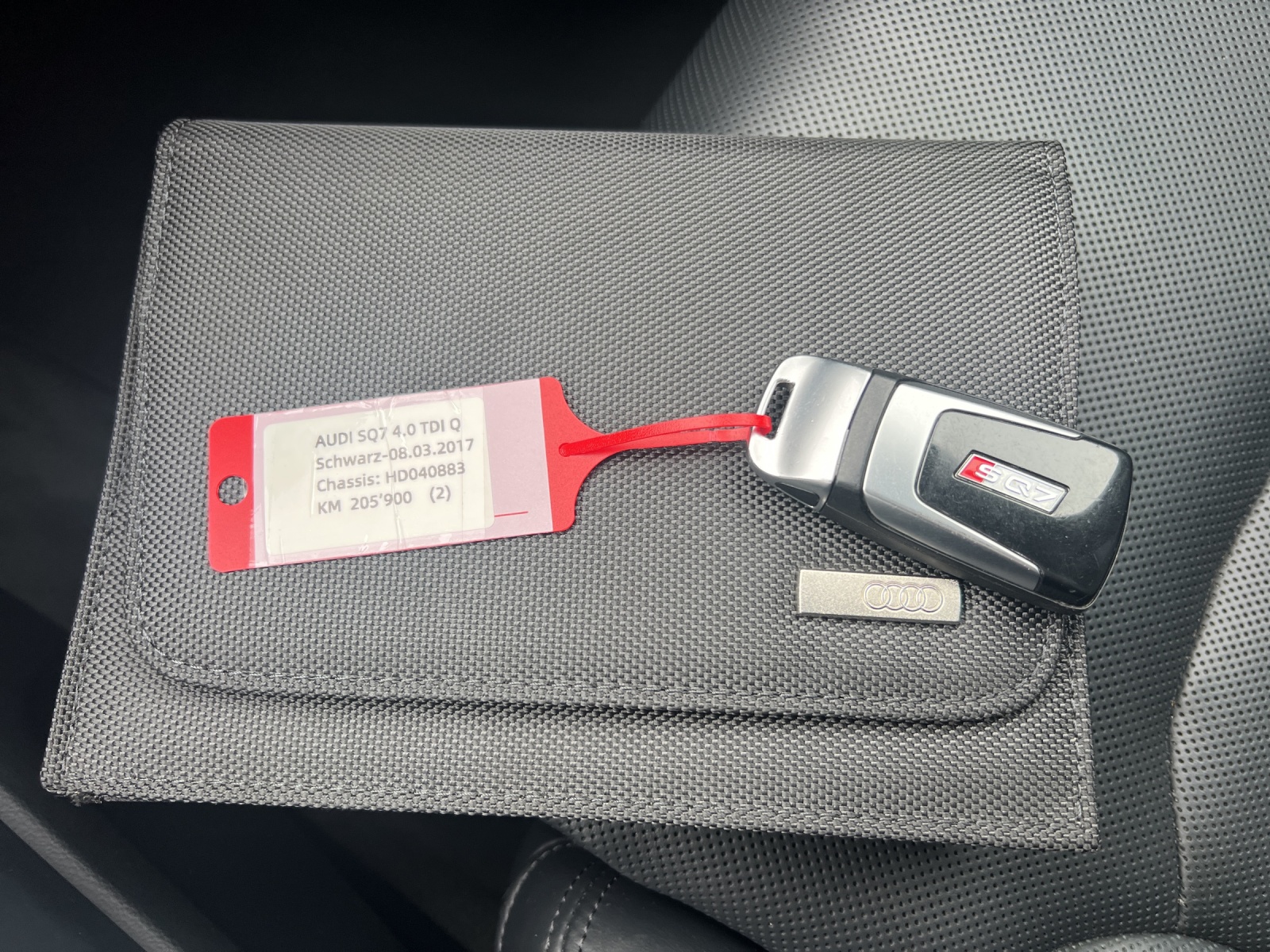 AUDI SQ7 4.0 TDI quattro tiptronic-image-25