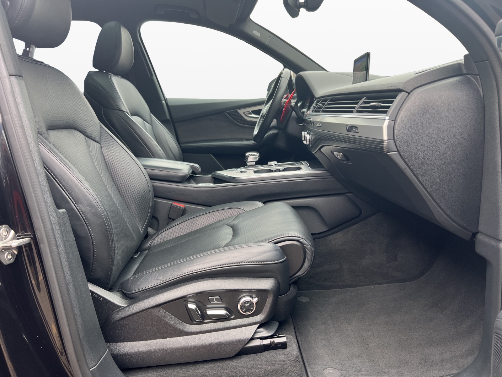 AUDI SQ7 4.0 TDI quattro tiptronic-image-14