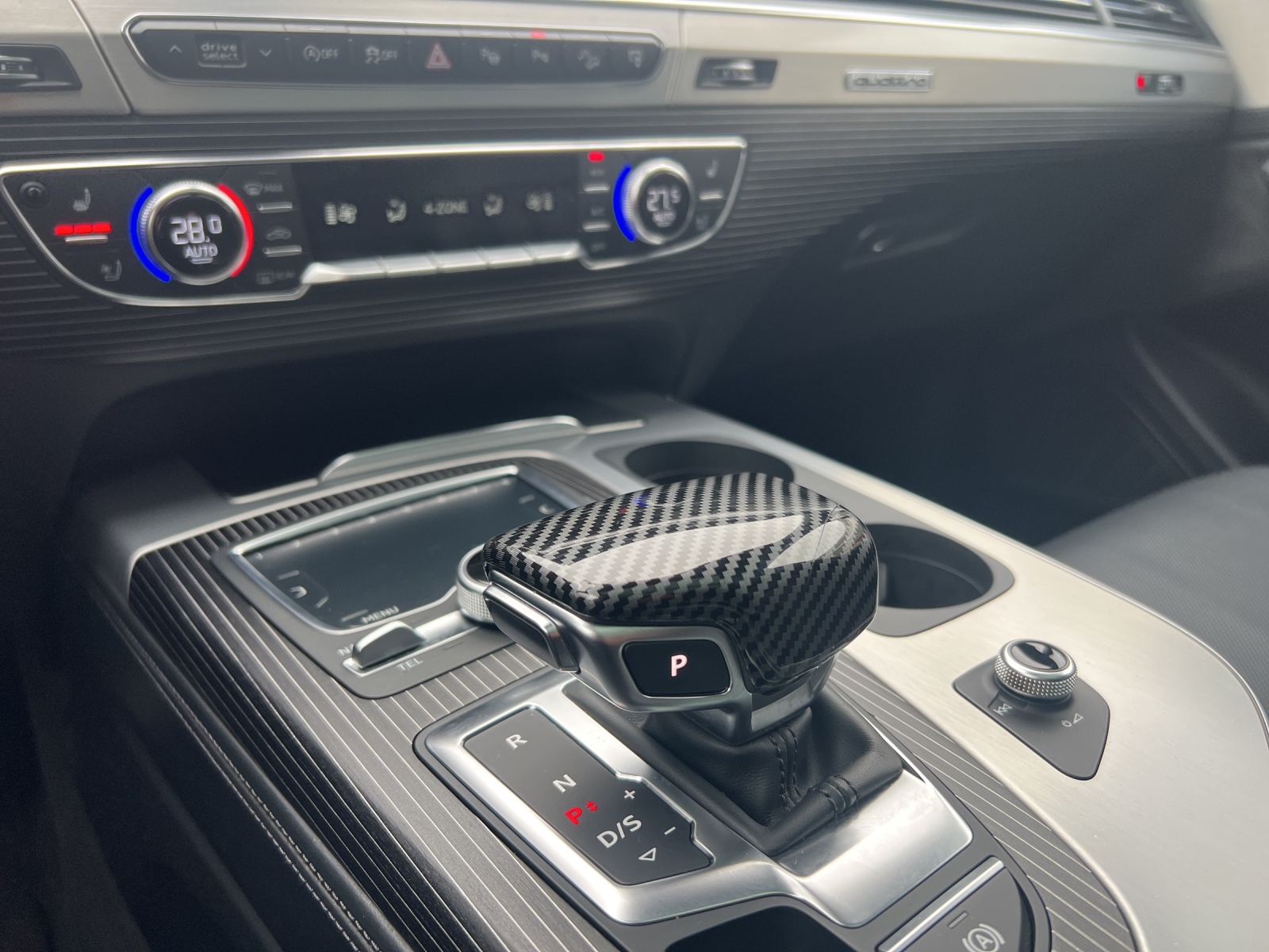AUDI SQ7 4.0 TDI quattro tiptronic-image-24