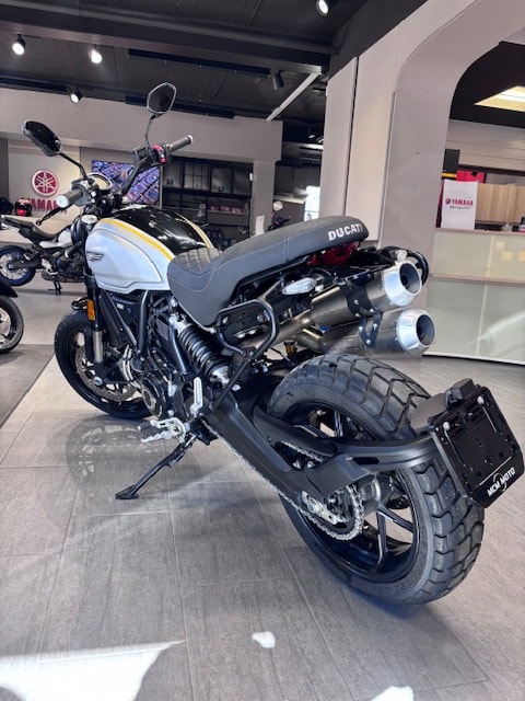 DUCATI Scrambler 1100 Pro-showroom-element-1