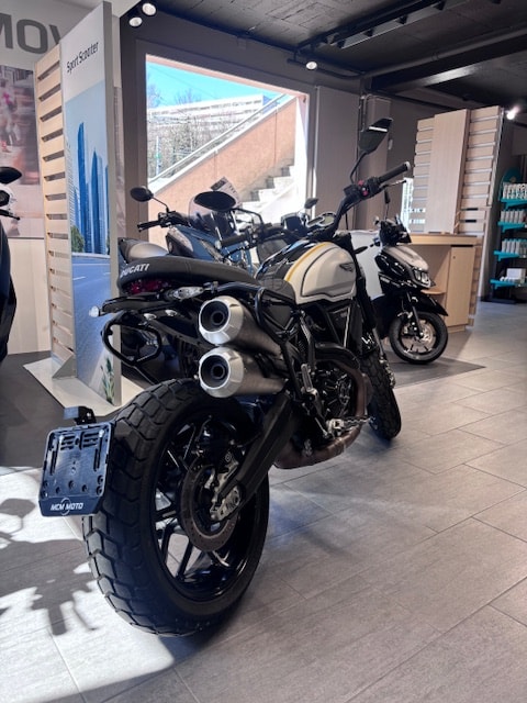 DUCATI Scrambler 1100 Pro-showroom-element-2