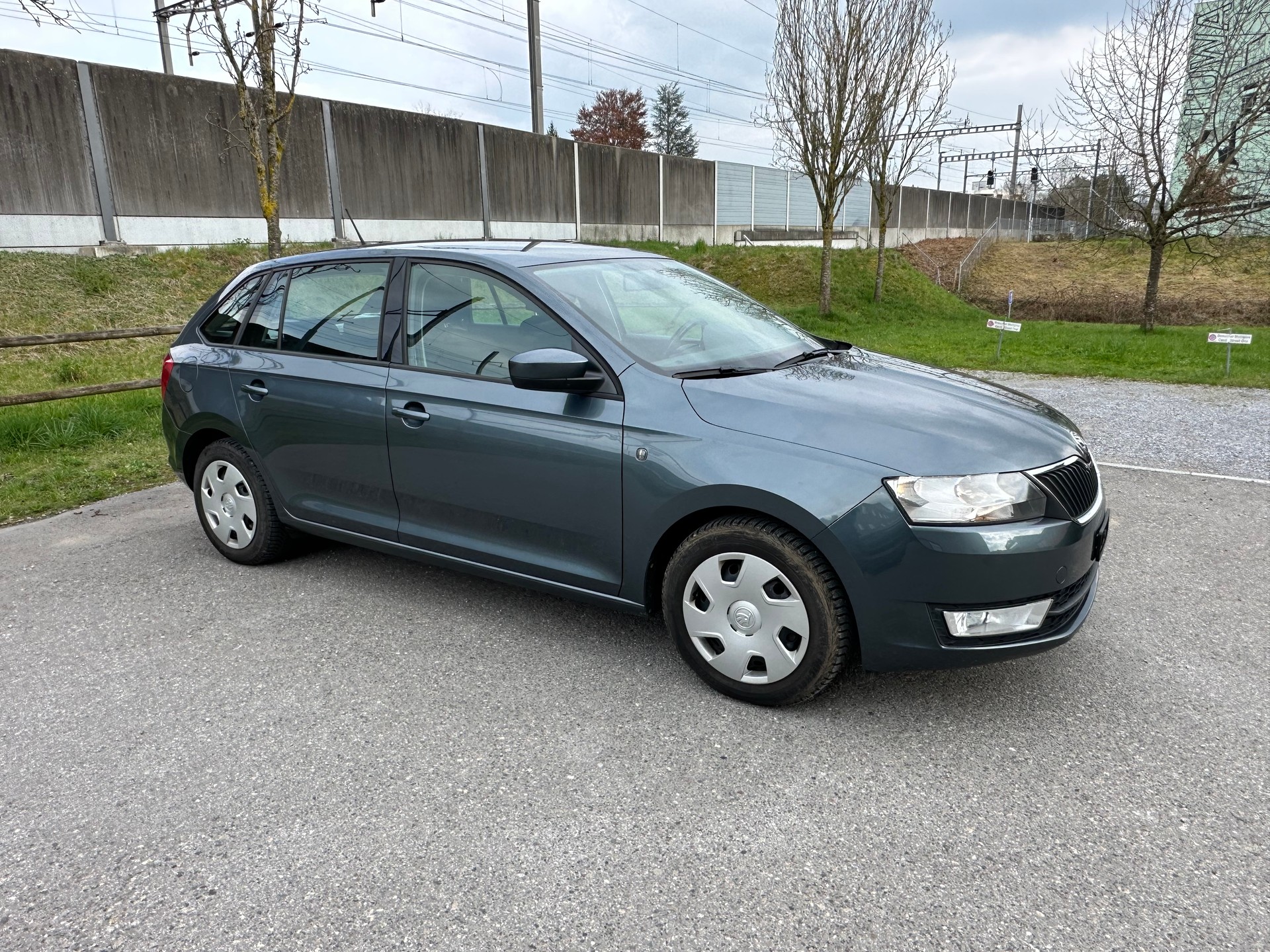SKODA Rapid Spaceback 1.4 TSI Active DSG-image-5