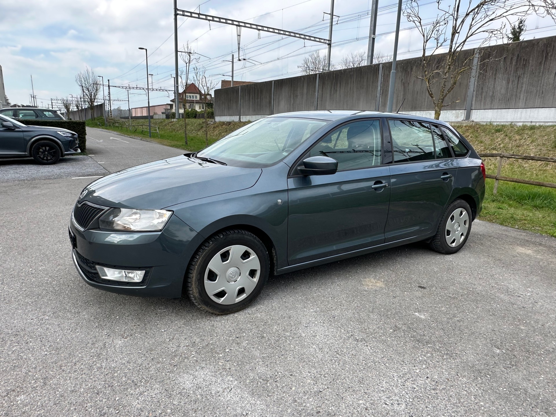 SKODA Rapid Spaceback 1.4 TSI Active DSG-image-1