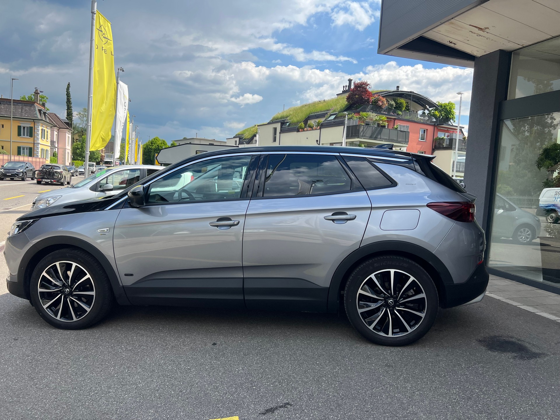 OPEL Grandland X Hybrid4 Ultim-image-2