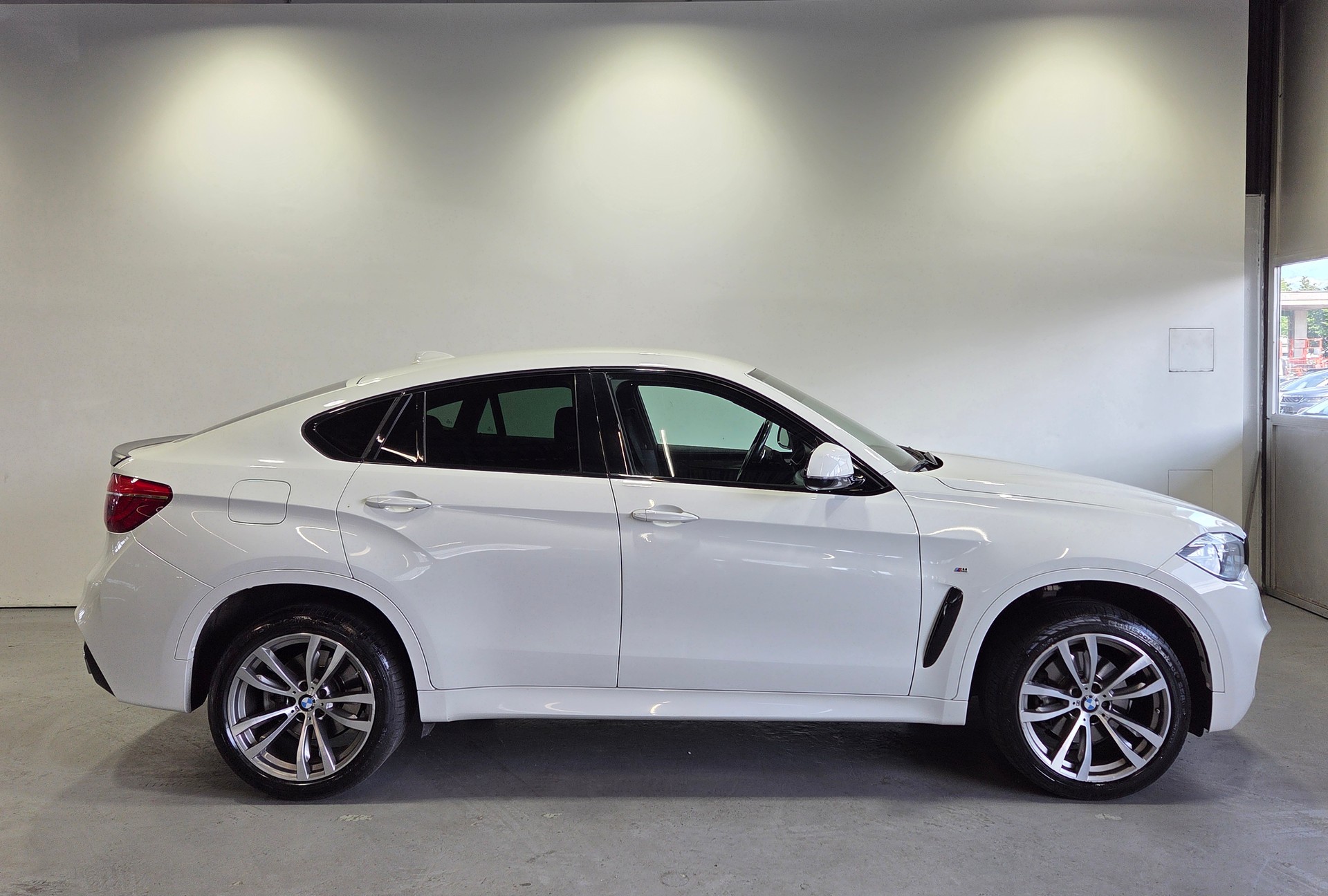 BMW X6 40d xDrive M-Sport-image-1