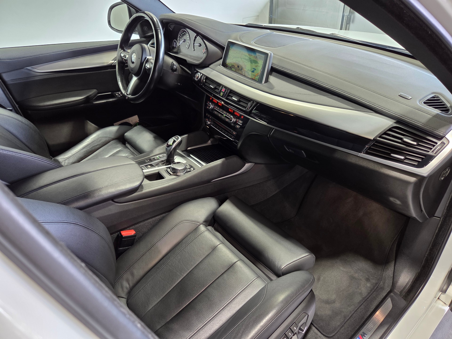 BMW X6 40d xDrive M-Sport-image-15