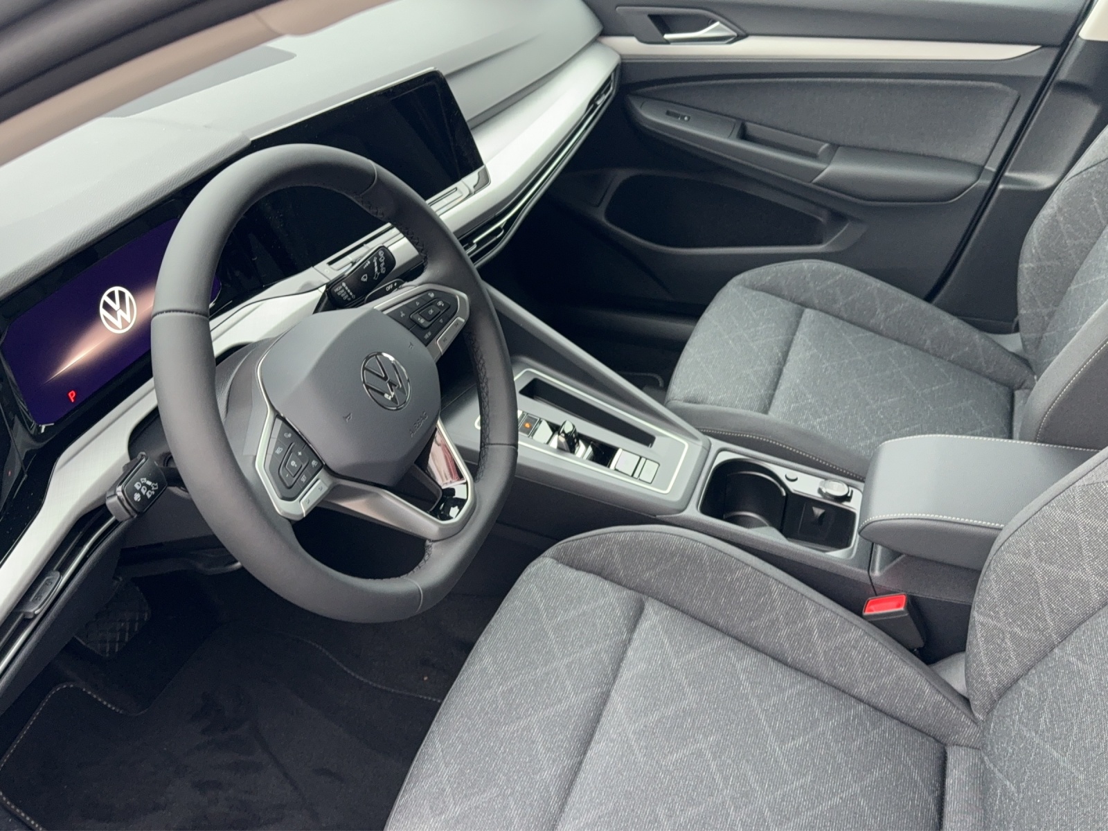 VW Golf 1.0 eTSI mHEV ACTLife DSG-image-8