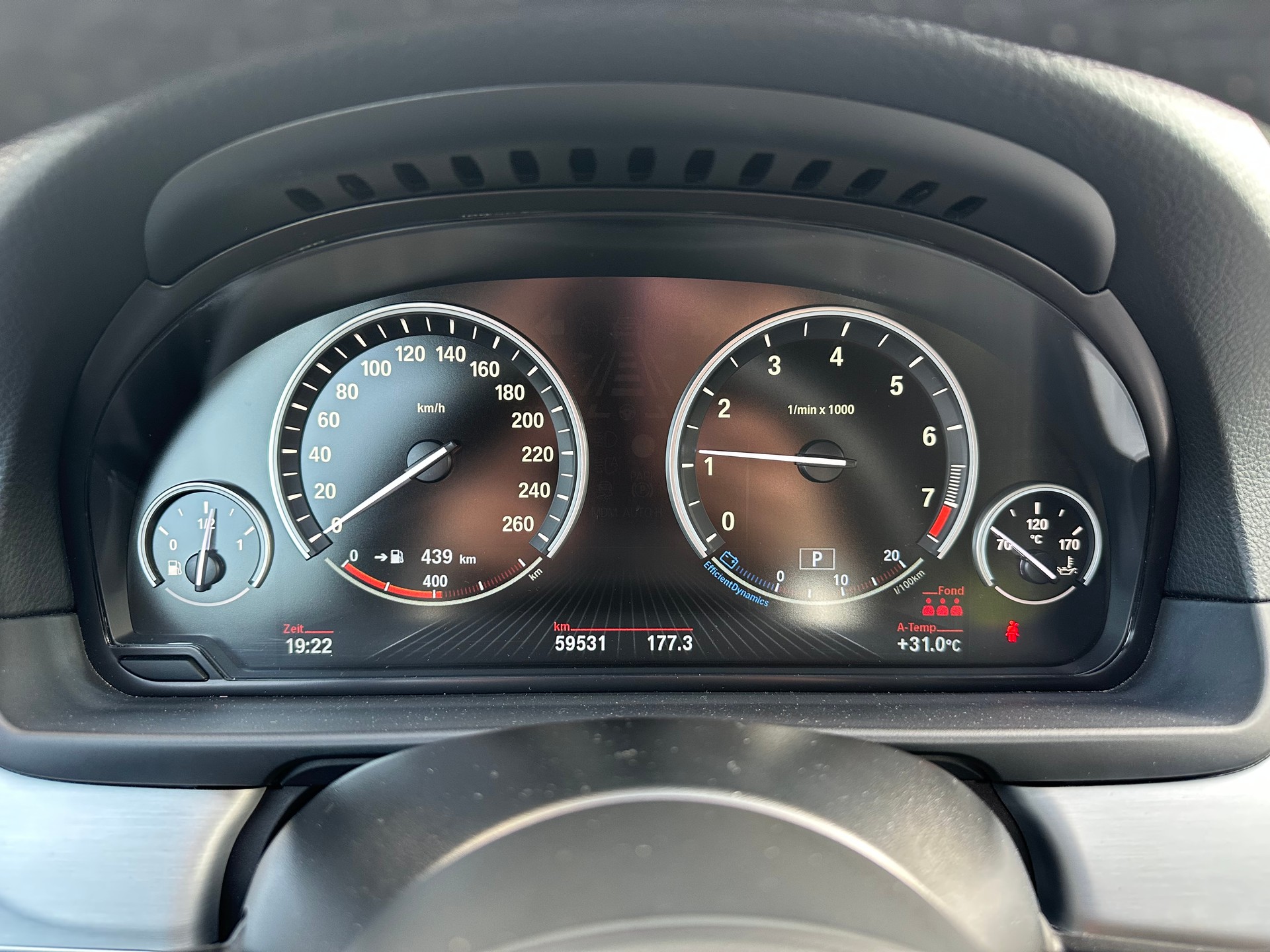 BMW 528i Touring xDrive Steptronic-image-11