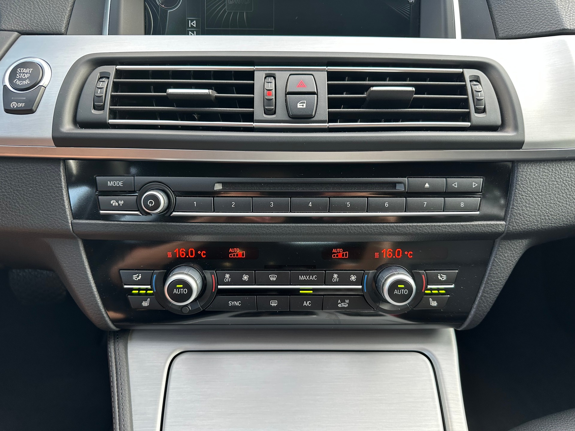 BMW 528i Touring xDrive Steptronic-image-10