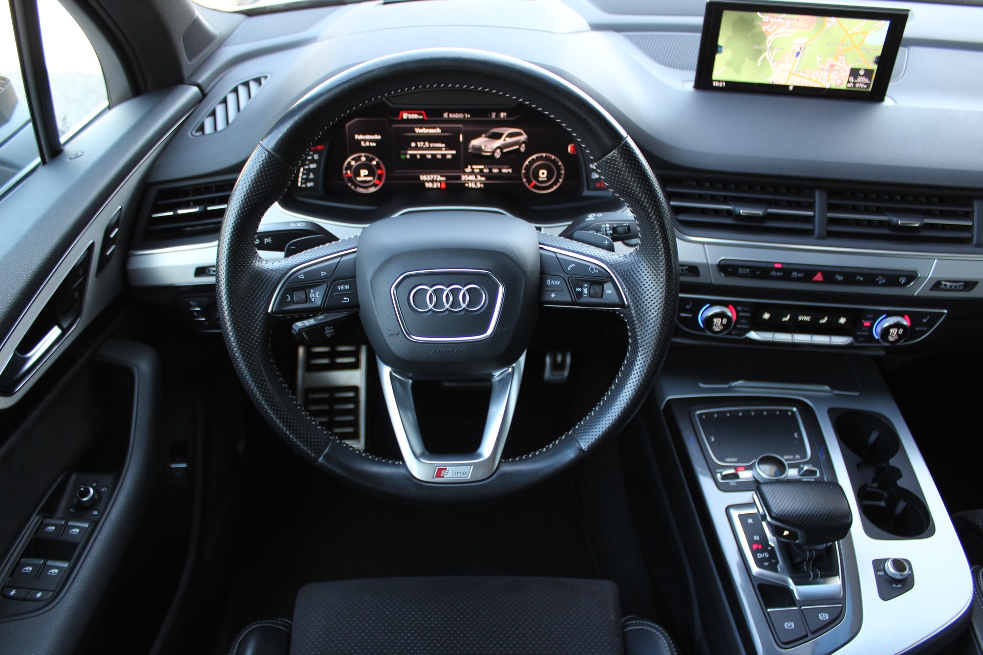 AUDI Q7 3.0 TDI quattro tiptronic 7-Plätzer-image-13