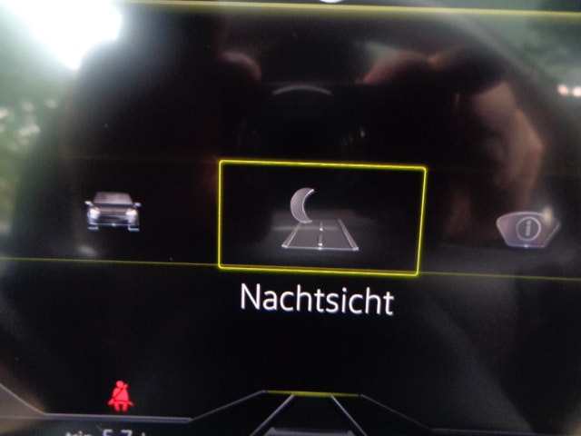 VW Touareg 3.0 TSI Atmosphere Tiptronic-image-12