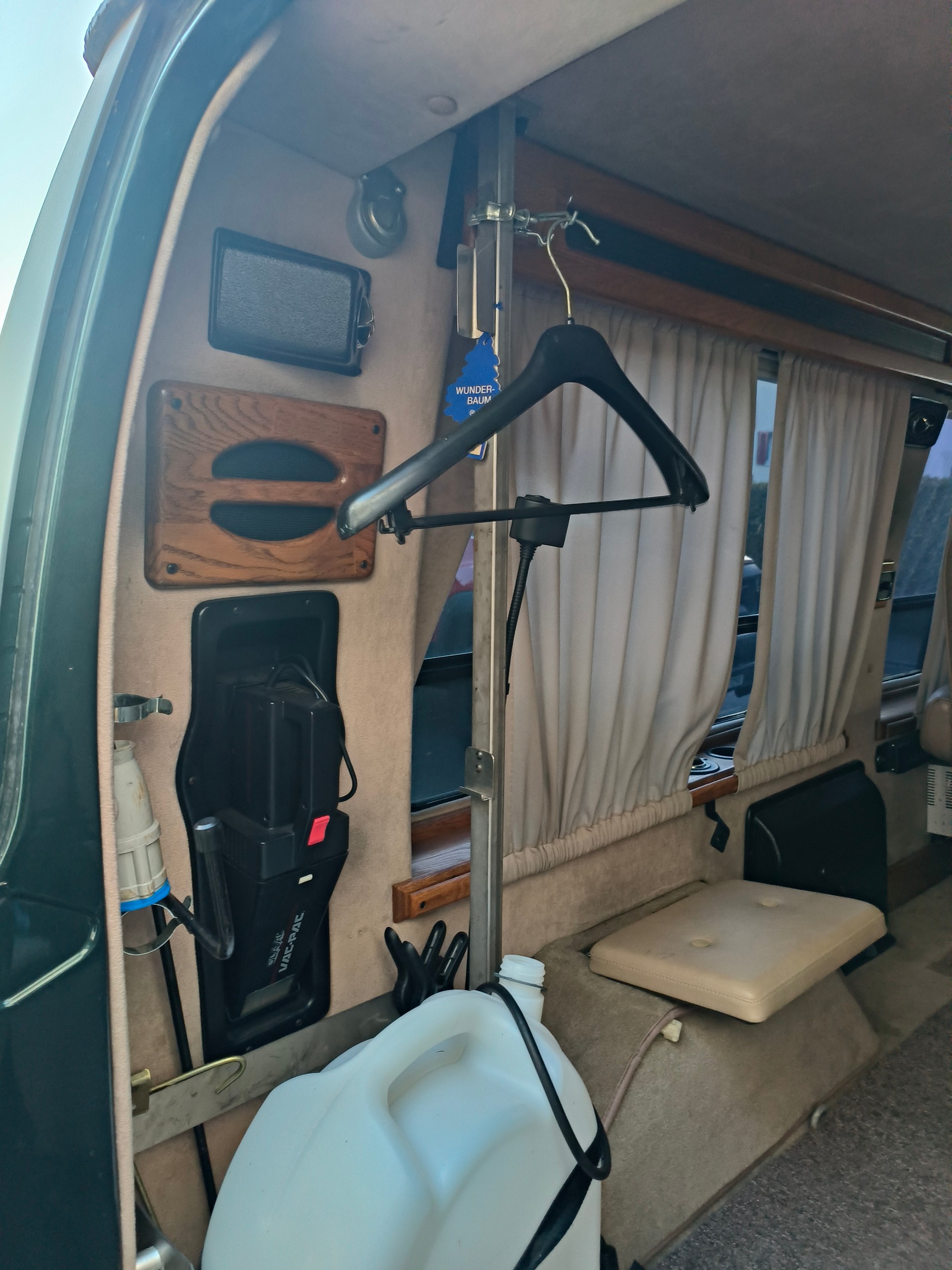 DODGE Camper VAN-image-10