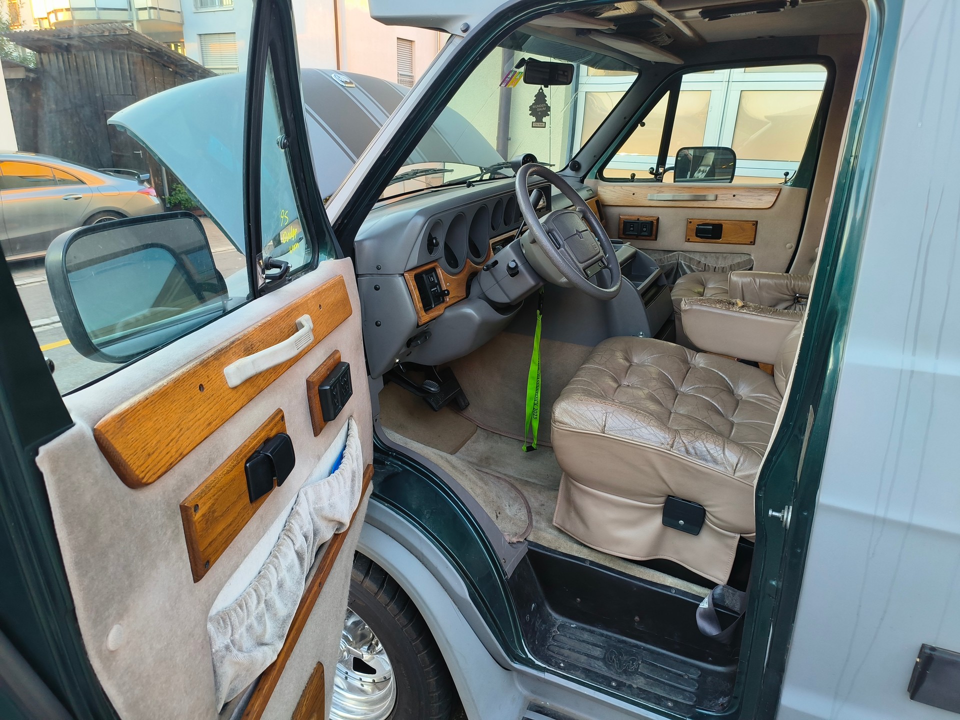 DODGE Camper VAN-image-8