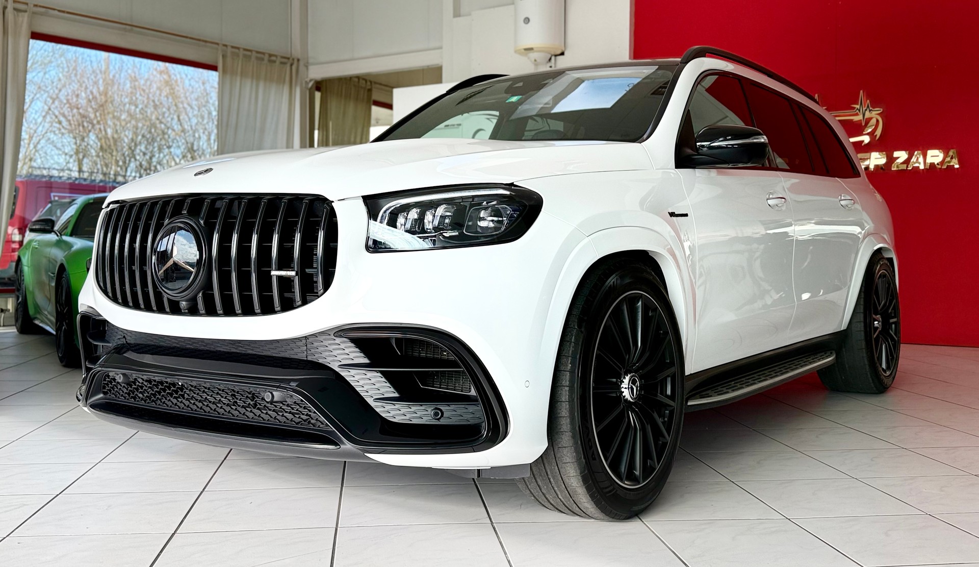 MERCEDES-BENZ GLS 63 S 4Matic+ TCT 9G-image-5