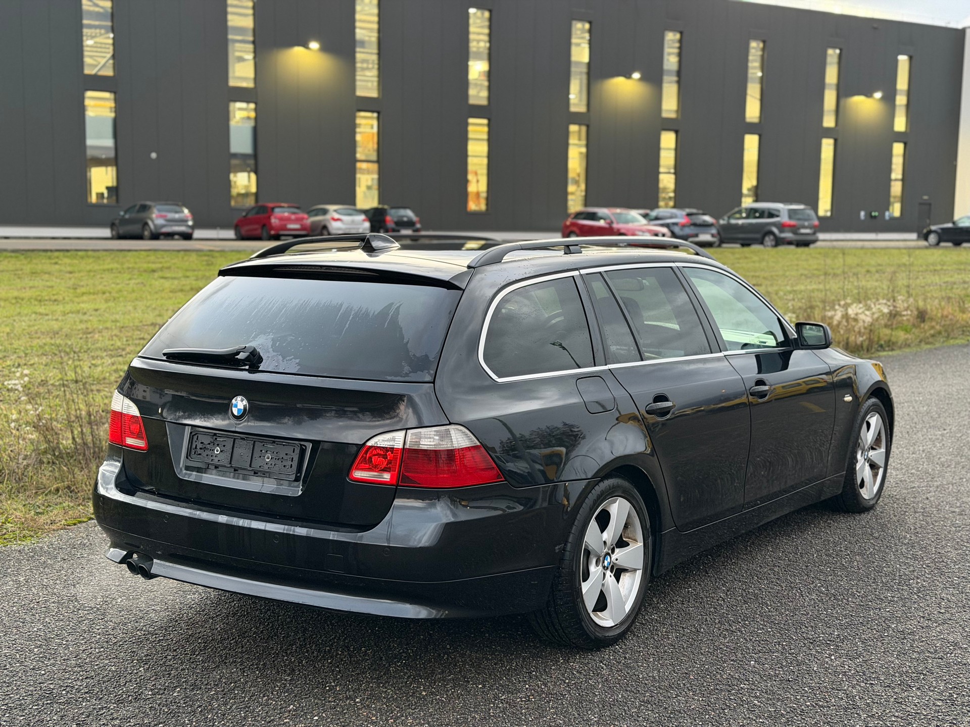 BMW 530xi Touring-image-6