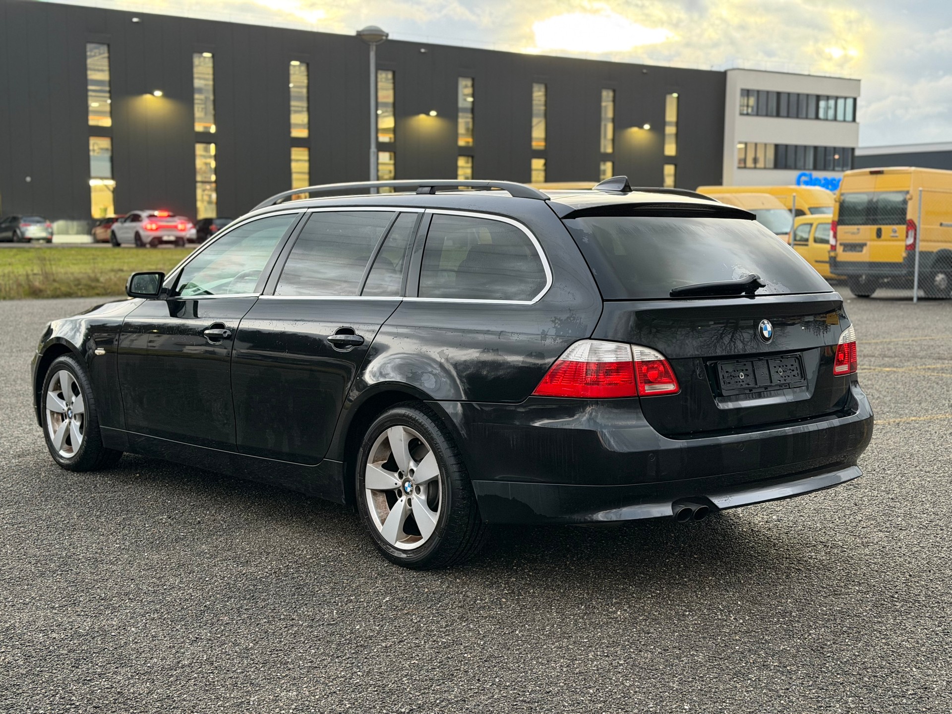 BMW 530xi Touring-image-8