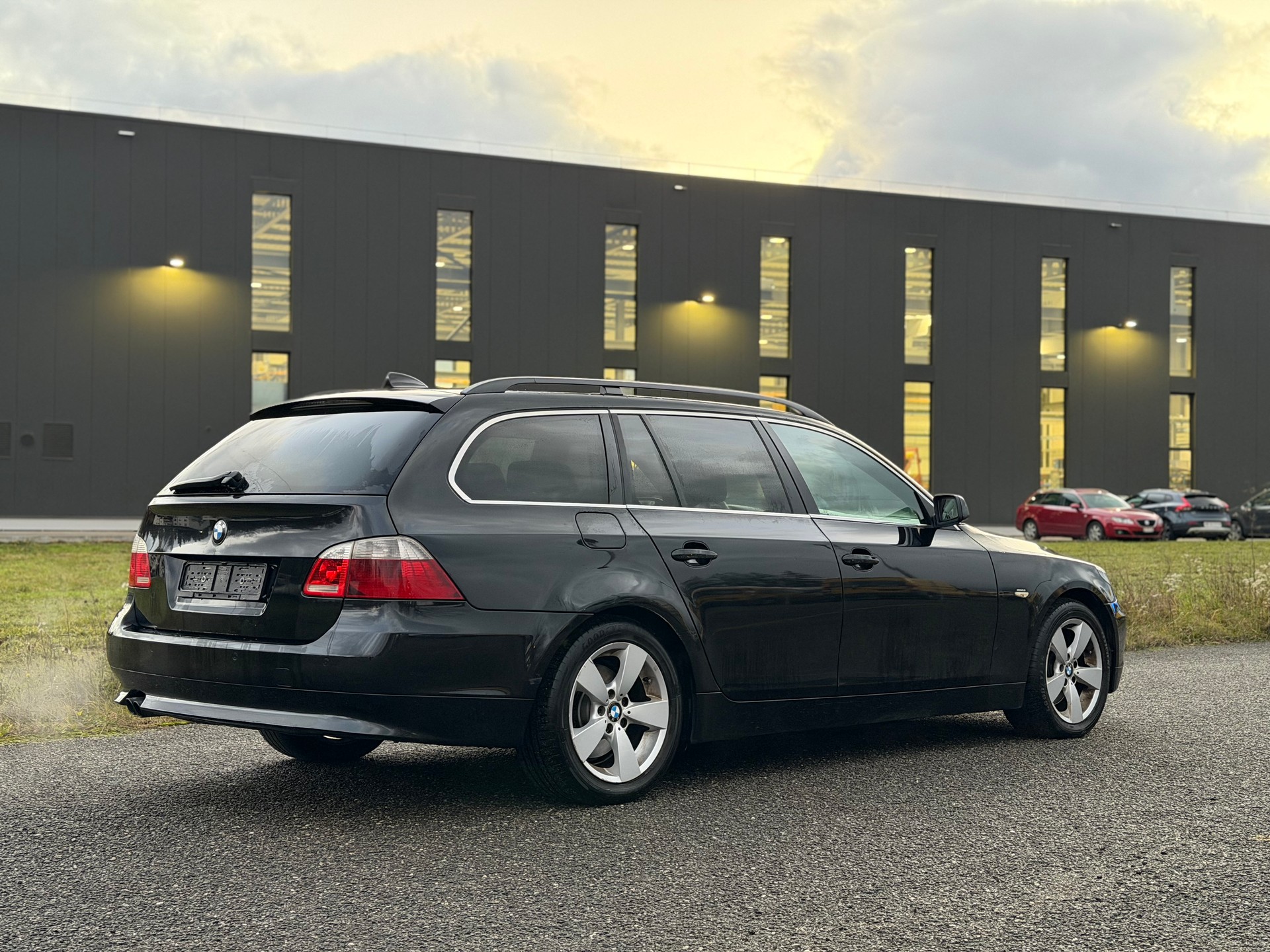 BMW 530xi Touring-image-7