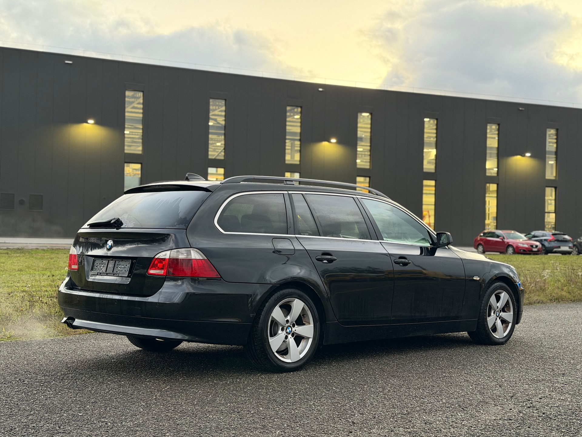 BMW 530xi Touring-image-5