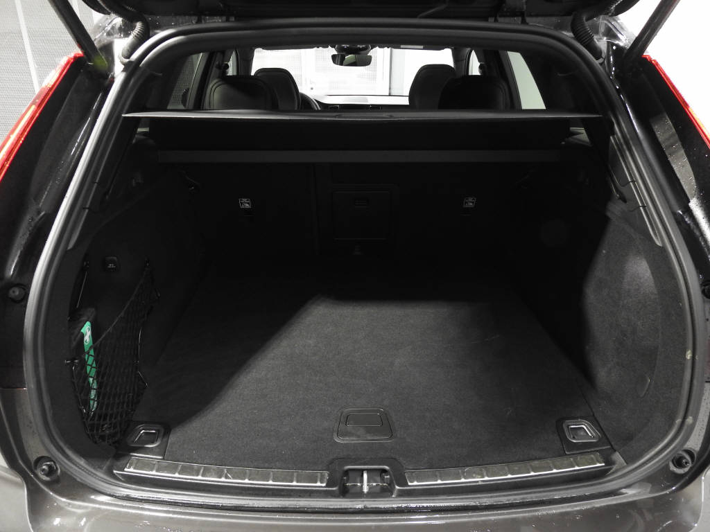 VOLVO XC60 2.0 T6 TE eAWD-image-9
