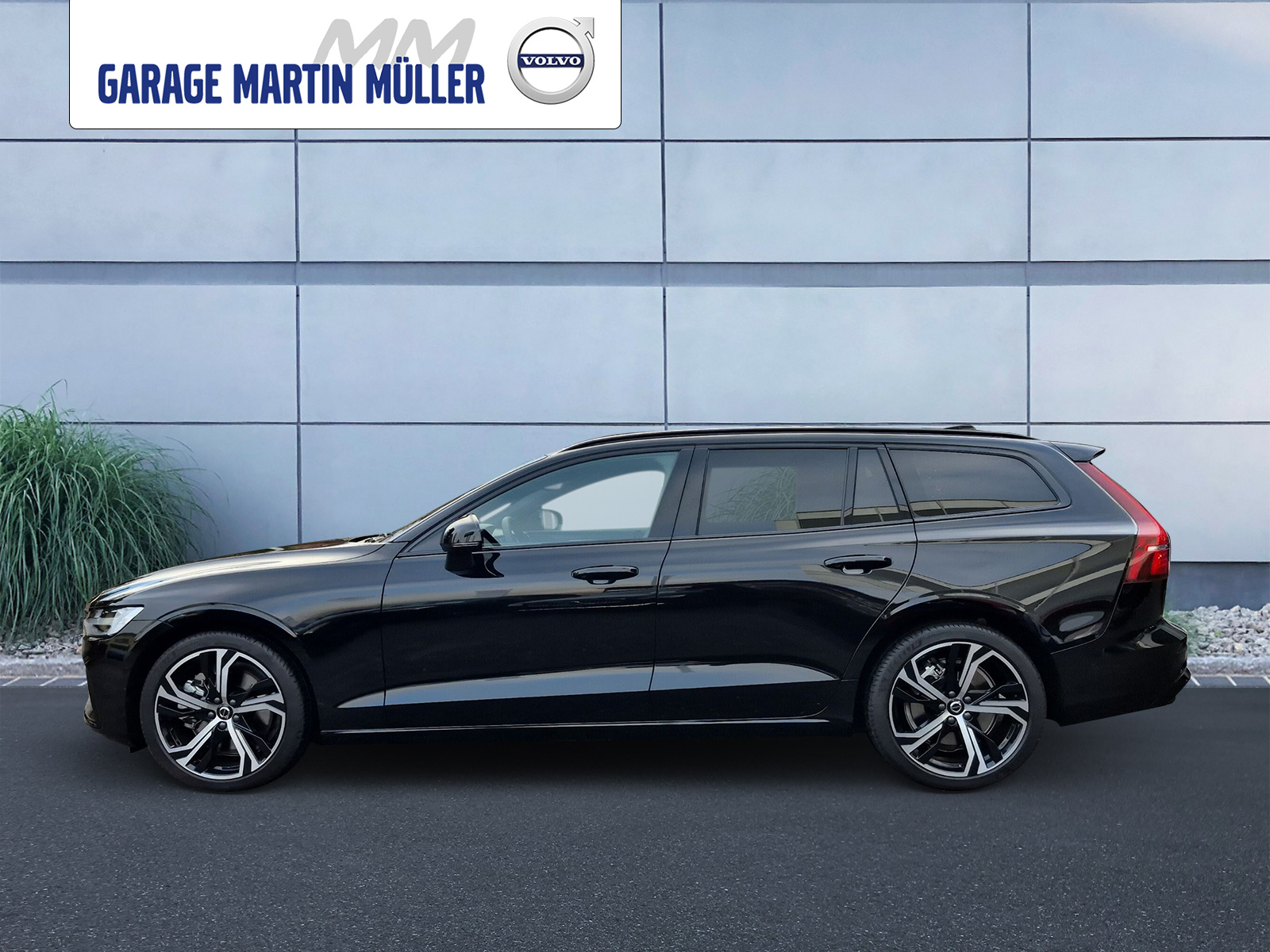 VOLVO V60 2.0 B5 MH Plus Dark AWD-image-1