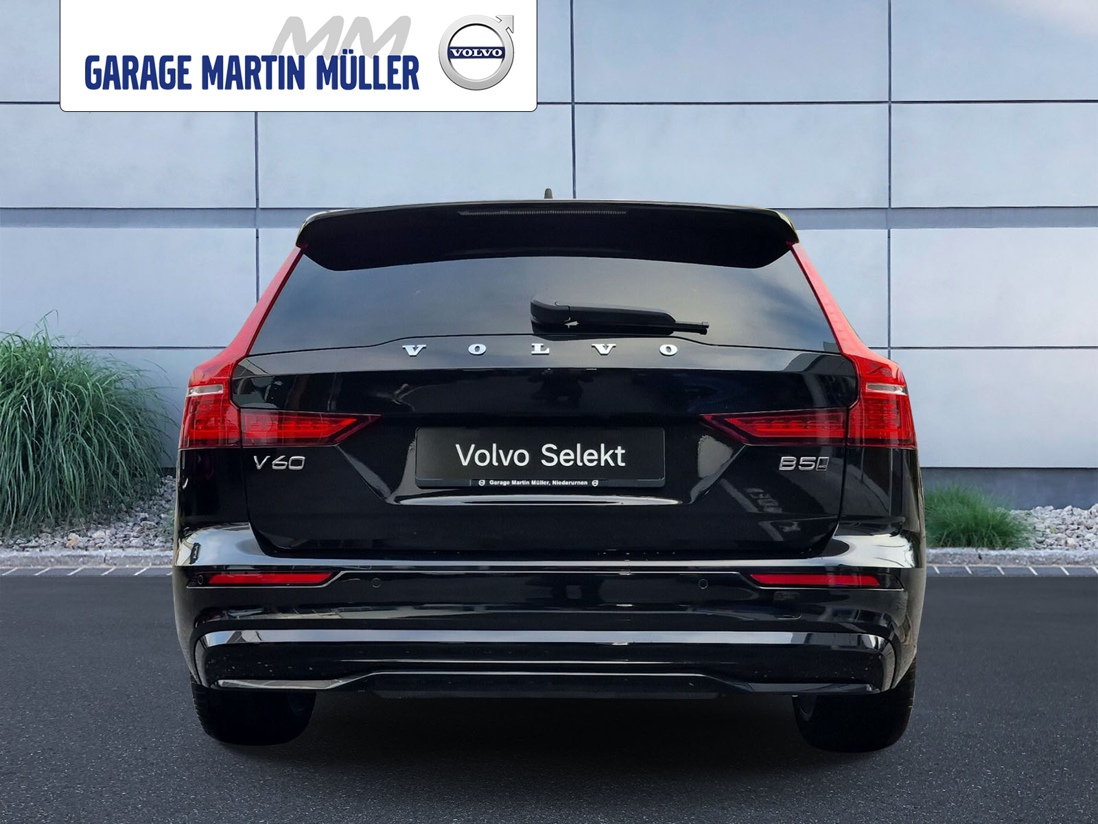 VOLVO V60 2.0 B5 MH Plus Dark AWD-image-3