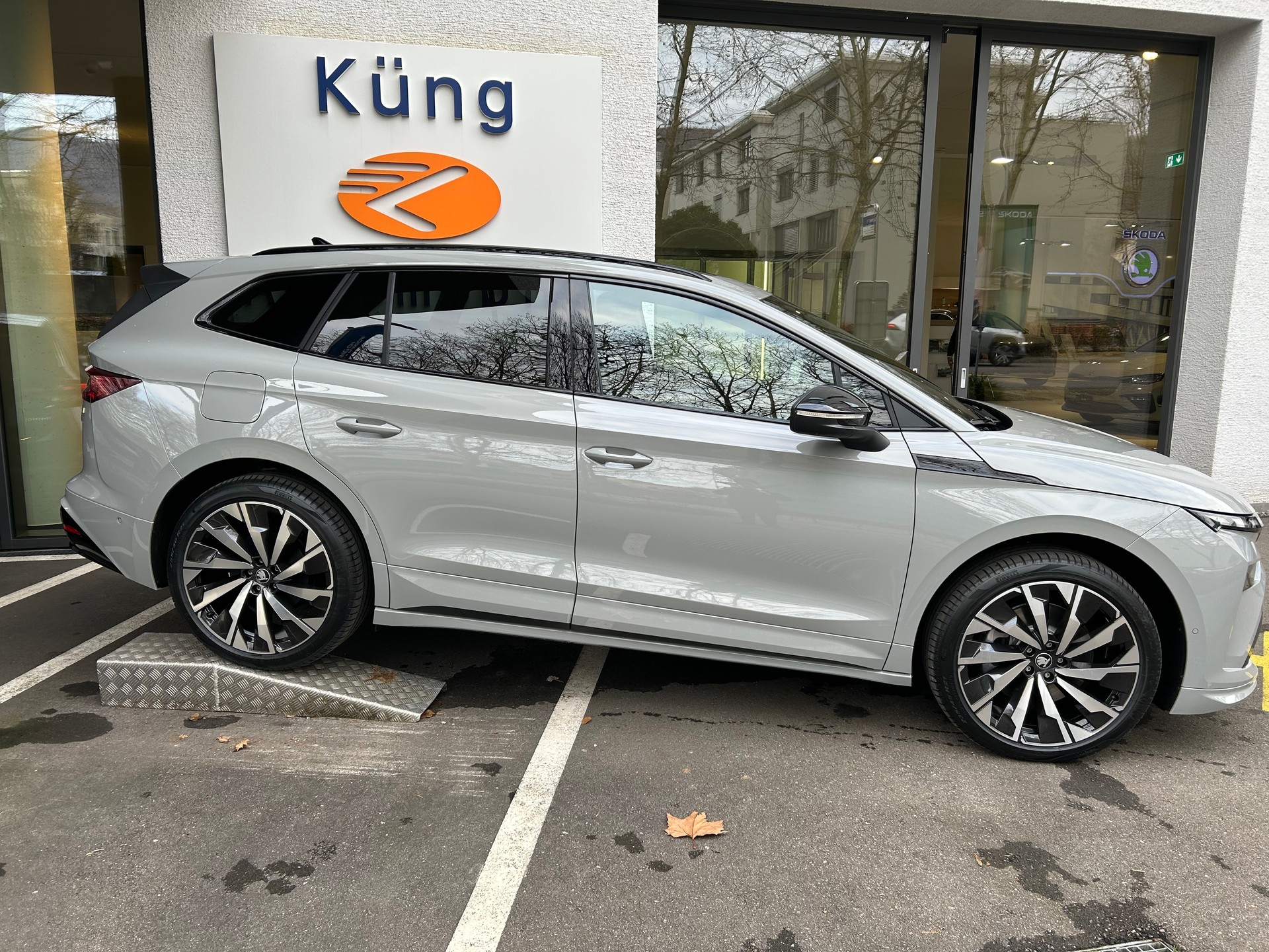 SKODA Enyaq 85x Sportline 4x4-image-1