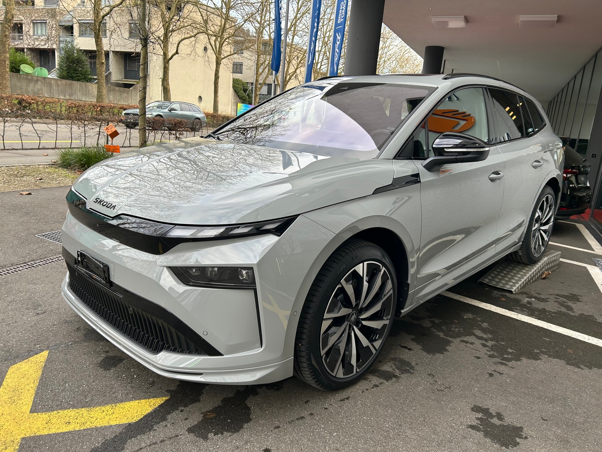 SKODA Enyaq 85x Sportline 4x4-image-17